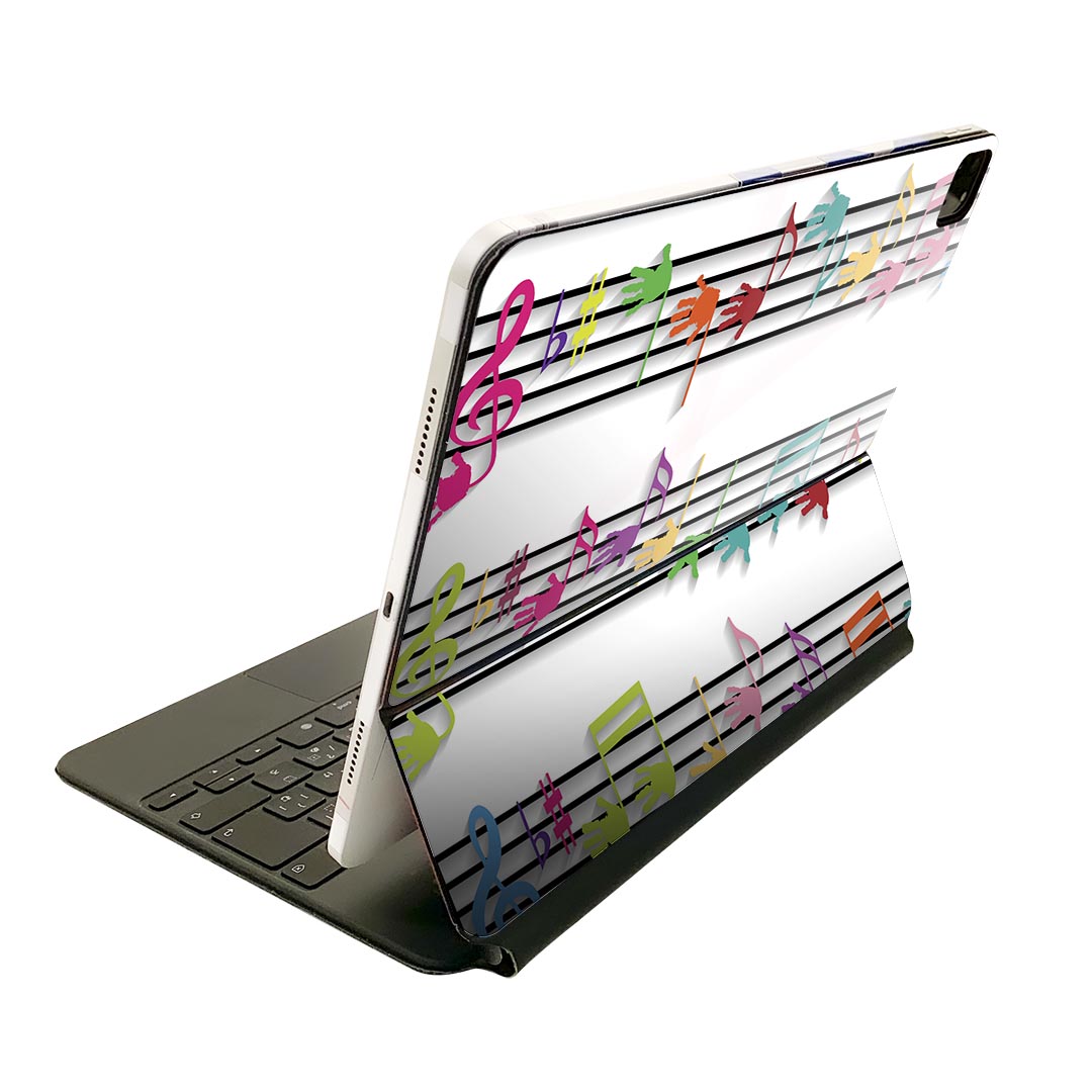 商品特徴・貼るだけでおしゃれに簡単着せ替え、Magic Keyboard 全面デザインスキンシール！・高精細プリントで写真と遜色がない仕上がり！・ちょっとしたすり傷から端末を保護！・「裸で持つ派」の人にはもちろん、お手持ちのクリアケース付けてもOK！・エアフリー素材で気泡の心配も軽減！・貼り直しOK！位置調整も安心！注意事項画像はサンプルです。ご覧の環境によっては多少色味に違いを感じる場合がございます。 イメージと違った、モニターと色味が異なるという理由での交換や返金はご対応出来かねます。端末本体やクリアケースは付属しません。貼付時のずれやカメラ周りの凹凸を考慮してカメラ穴等は少し大きめにカットしています。貼付の際はカメラ穴を基準に位置を合わせてください。カメラ付近の何もないように見える場所に穴が開いていますが、こちらは近接・明るさ感知センサー用の穴です。端末本体に直接貼ることを想定しています。保護フィルムなどの上から貼ると上手く貼れない可能性があります初回貼付時の位置調整や貼り直しは可能ですが、しっかり接着させた後の貼り直しは保証しておりません。こちらは無地のシートにプリントした商品で、デコなどの加工はございません。 凹凸や光沢があるように見えたり布地や金属を素材にしたように見える商品もありますが、図版によるものです。印刷カメラ穴の位置にわずかなズレが生じる場合がございます。ご注文後に1点1点制作する受注生産品のため、不良品以外のご返品や交換は固くお断り致します。 機種間違いも保証対象外となりますため、ご注文の際は必ず機種をご確認下さい。発送について完全受注生産のハンドメイド商品となりますので、既製品と比べて発送までお時間を頂いています。 基本的に決済確認後、2?3営業日、最大で10営業日での発送となります。繁忙期や休業日明けの場合はさらに時間がかかる場合があります。 その際には別途メールにてご連絡致します。メール便の場合、発送日から到着までに2?4日ほどかかる場合が多く、紛失などの保障もご対応できかねます。あらかじめご了承下さい。