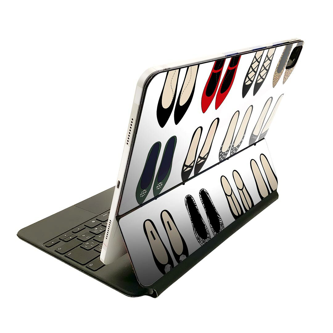 商品特徴・貼るだけでおしゃれに簡単着せ替え、Magic Keyboard 全面デザインスキンシール！・高精細プリントで写真と遜色がない仕上がり！・ちょっとしたすり傷から端末を保護！・「裸で持つ派」の人にはもちろん、お手持ちのクリアケース付けてもOK！・エアフリー素材で気泡の心配も軽減！・貼り直しOK！位置調整も安心！注意事項画像はサンプルです。ご覧の環境によっては多少色味に違いを感じる場合がございます。 イメージと違った、モニターと色味が異なるという理由での交換や返金はご対応出来かねます。端末本体やクリアケースは付属しません。貼付時のずれやカメラ周りの凹凸を考慮してカメラ穴等は少し大きめにカットしています。貼付の際はカメラ穴を基準に位置を合わせてください。カメラ付近の何もないように見える場所に穴が開いていますが、こちらは近接・明るさ感知センサー用の穴です。端末本体に直接貼ることを想定しています。保護フィルムなどの上から貼ると上手く貼れない可能性があります初回貼付時の位置調整や貼り直しは可能ですが、しっかり接着させた後の貼り直しは保証しておりません。こちらは無地のシートにプリントした商品で、デコなどの加工はございません。 凹凸や光沢があるように見えたり布地や金属を素材にしたように見える商品もありますが、図版によるものです。印刷カメラ穴の位置にわずかなズレが生じる場合がございます。ご注文後に1点1点制作する受注生産品のため、不良品以外のご返品や交換は固くお断り致します。 機種間違いも保証対象外となりますため、ご注文の際は必ず機種をご確認下さい。発送について完全受注生産のハンドメイド商品となりますので、既製品と比べて発送までお時間を頂いています。 基本的に決済確認後、2?3営業日、最大で10営業日での発送となります。繁忙期や休業日明けの場合はさらに時間がかかる場合があります。 その際には別途メールにてご連絡致します。メール便の場合、発送日から到着までに2?4日ほどかかる場合が多く、紛失などの保障もご対応できかねます。あらかじめご了承下さい。