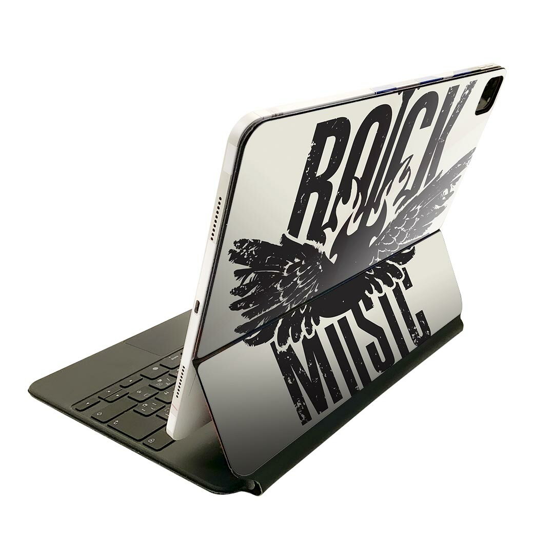 商品特徴・貼るだけでおしゃれに簡単着せ替え、Magic Keyboard 全面デザインスキンシール！・高精細プリントで写真と遜色がない仕上がり！・ちょっとしたすり傷から端末を保護！・「裸で持つ派」の人にはもちろん、お手持ちのクリアケース付けてもOK！・エアフリー素材で気泡の心配も軽減！・貼り直しOK！位置調整も安心！注意事項画像はサンプルです。ご覧の環境によっては多少色味に違いを感じる場合がございます。 イメージと違った、モニターと色味が異なるという理由での交換や返金はご対応出来かねます。端末本体やクリアケースは付属しません。貼付時のずれやカメラ周りの凹凸を考慮してカメラ穴等は少し大きめにカットしています。貼付の際はカメラ穴を基準に位置を合わせてください。カメラ付近の何もないように見える場所に穴が開いていますが、こちらは近接・明るさ感知センサー用の穴です。端末本体に直接貼ることを想定しています。保護フィルムなどの上から貼ると上手く貼れない可能性があります初回貼付時の位置調整や貼り直しは可能ですが、しっかり接着させた後の貼り直しは保証しておりません。こちらは無地のシートにプリントした商品で、デコなどの加工はございません。 凹凸や光沢があるように見えたり布地や金属を素材にしたように見える商品もありますが、図版によるものです。印刷カメラ穴の位置にわずかなズレが生じる場合がございます。ご注文後に1点1点制作する受注生産品のため、不良品以外のご返品や交換は固くお断り致します。 機種間違いも保証対象外となりますため、ご注文の際は必ず機種をご確認下さい。発送について完全受注生産のハンドメイド商品となりますので、既製品と比べて発送までお時間を頂いています。 基本的に決済確認後、2?3営業日、最大で10営業日での発送となります。繁忙期や休業日明けの場合はさらに時間がかかる場合があります。 その際には別途メールにてご連絡致します。メール便の場合、発送日から到着までに2?4日ほどかかる場合が多く、紛失などの保障もご対応できかねます。あらかじめご了承下さい。