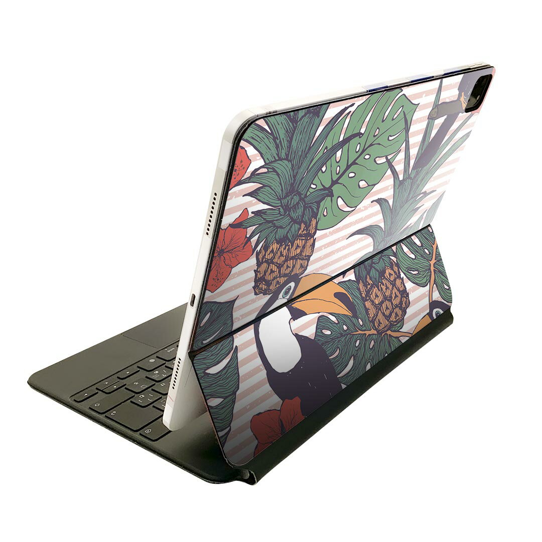 商品特徴・貼るだけでおしゃれに簡単着せ替え、Magic Keyboard 全面デザインスキンシール！・高精細プリントで写真と遜色がない仕上がり！・ちょっとしたすり傷から端末を保護！・「裸で持つ派」の人にはもちろん、お手持ちのクリアケース付けてもOK！・エアフリー素材で気泡の心配も軽減！・貼り直しOK！位置調整も安心！注意事項画像はサンプルです。ご覧の環境によっては多少色味に違いを感じる場合がございます。 イメージと違った、モニターと色味が異なるという理由での交換や返金はご対応出来かねます。端末本体やクリアケースは付属しません。貼付時のずれやカメラ周りの凹凸を考慮してカメラ穴等は少し大きめにカットしています。貼付の際はカメラ穴を基準に位置を合わせてください。カメラ付近の何もないように見える場所に穴が開いていますが、こちらは近接・明るさ感知センサー用の穴です。端末本体に直接貼ることを想定しています。保護フィルムなどの上から貼ると上手く貼れない可能性があります初回貼付時の位置調整や貼り直しは可能ですが、しっかり接着させた後の貼り直しは保証しておりません。こちらは無地のシートにプリントした商品で、デコなどの加工はございません。 凹凸や光沢があるように見えたり布地や金属を素材にしたように見える商品もありますが、図版によるものです。印刷カメラ穴の位置にわずかなズレが生じる場合がございます。ご注文後に1点1点制作する受注生産品のため、不良品以外のご返品や交換は固くお断り致します。 機種間違いも保証対象外となりますため、ご注文の際は必ず機種をご確認下さい。発送について完全受注生産のハンドメイド商品となりますので、既製品と比べて発送までお時間を頂いています。 基本的に決済確認後、2?3営業日、最大で10営業日での発送となります。繁忙期や休業日明けの場合はさらに時間がかかる場合があります。 その際には別途メールにてご連絡致します。メール便の場合、発送日から到着までに2?4日ほどかかる場合が多く、紛失などの保障もご対応できかねます。あらかじめご了承下さい。