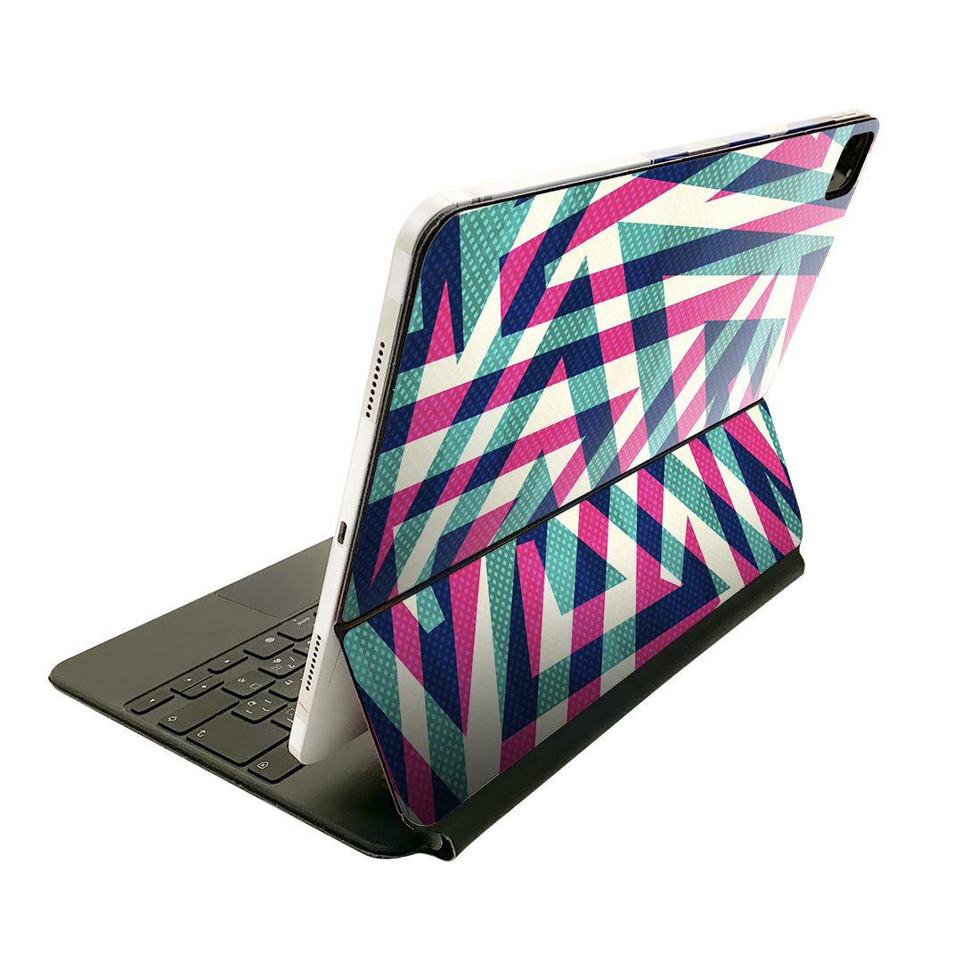 商品特徴・貼るだけでおしゃれに簡単着せ替え、Magic Keyboard 全面デザインスキンシール！・高精細プリントで写真と遜色がない仕上がり！・ちょっとしたすり傷から端末を保護！・「裸で持つ派」の人にはもちろん、お手持ちのクリアケース付けてもOK！・エアフリー素材で気泡の心配も軽減！・貼り直しOK！位置調整も安心！注意事項画像はサンプルです。ご覧の環境によっては多少色味に違いを感じる場合がございます。 イメージと違った、モニターと色味が異なるという理由での交換や返金はご対応出来かねます。端末本体やクリアケースは付属しません。貼付時のずれやカメラ周りの凹凸を考慮してカメラ穴等は少し大きめにカットしています。貼付の際はカメラ穴を基準に位置を合わせてください。カメラ付近の何もないように見える場所に穴が開いていますが、こちらは近接・明るさ感知センサー用の穴です。端末本体に直接貼ることを想定しています。保護フィルムなどの上から貼ると上手く貼れない可能性があります初回貼付時の位置調整や貼り直しは可能ですが、しっかり接着させた後の貼り直しは保証しておりません。こちらは無地のシートにプリントした商品で、デコなどの加工はございません。 凹凸や光沢があるように見えたり布地や金属を素材にしたように見える商品もありますが、図版によるものです。印刷カメラ穴の位置にわずかなズレが生じる場合がございます。ご注文後に1点1点制作する受注生産品のため、不良品以外のご返品や交換は固くお断り致します。 機種間違いも保証対象外となりますため、ご注文の際は必ず機種をご確認下さい。発送について完全受注生産のハンドメイド商品となりますので、既製品と比べて発送までお時間を頂いています。 基本的に決済確認後、2?3営業日、最大で10営業日での発送となります。繁忙期や休業日明けの場合はさらに時間がかかる場合があります。 その際には別途メールにてご連絡致します。メール便の場合、発送日から到着までに2?4日ほどかかる場合が多く、紛失などの保障もご対応できかねます。あらかじめご了承下さい。