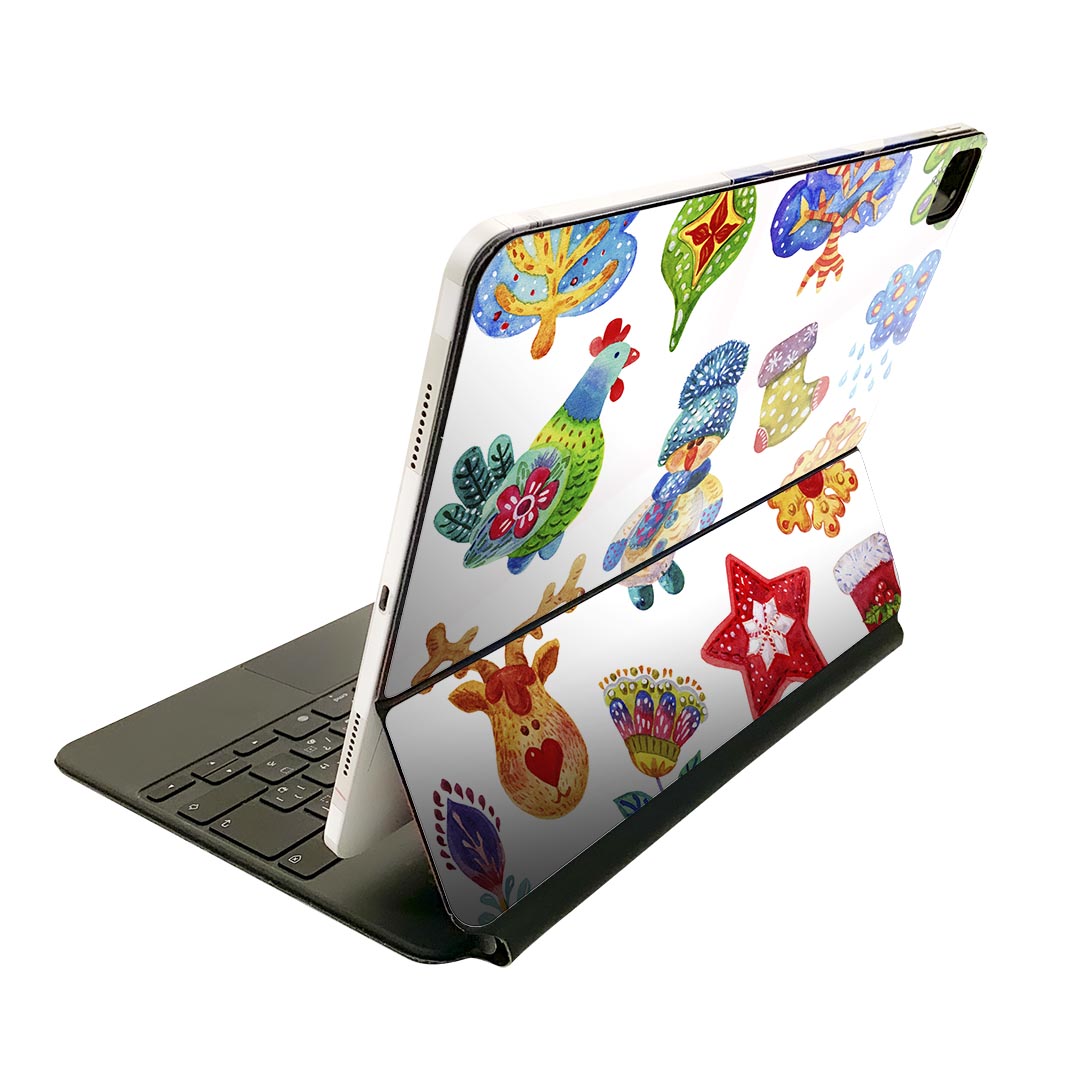 商品特徴・貼るだけでおしゃれに簡単着せ替え、Magic Keyboard 全面デザインスキンシール！・高精細プリントで写真と遜色がない仕上がり！・ちょっとしたすり傷から端末を保護！・「裸で持つ派」の人にはもちろん、お手持ちのクリアケース付けてもOK！・エアフリー素材で気泡の心配も軽減！・貼り直しOK！位置調整も安心！注意事項画像はサンプルです。ご覧の環境によっては多少色味に違いを感じる場合がございます。 イメージと違った、モニターと色味が異なるという理由での交換や返金はご対応出来かねます。端末本体やクリアケースは付属しません。貼付時のずれやカメラ周りの凹凸を考慮してカメラ穴等は少し大きめにカットしています。貼付の際はカメラ穴を基準に位置を合わせてください。カメラ付近の何もないように見える場所に穴が開いていますが、こちらは近接・明るさ感知センサー用の穴です。端末本体に直接貼ることを想定しています。保護フィルムなどの上から貼ると上手く貼れない可能性があります初回貼付時の位置調整や貼り直しは可能ですが、しっかり接着させた後の貼り直しは保証しておりません。こちらは無地のシートにプリントした商品で、デコなどの加工はございません。 凹凸や光沢があるように見えたり布地や金属を素材にしたように見える商品もありますが、図版によるものです。印刷カメラ穴の位置にわずかなズレが生じる場合がございます。ご注文後に1点1点制作する受注生産品のため、不良品以外のご返品や交換は固くお断り致します。 機種間違いも保証対象外となりますため、ご注文の際は必ず機種をご確認下さい。発送について完全受注生産のハンドメイド商品となりますので、既製品と比べて発送までお時間を頂いています。 基本的に決済確認後、2?3営業日、最大で10営業日での発送となります。繁忙期や休業日明けの場合はさらに時間がかかる場合があります。 その際には別途メールにてご連絡致します。メール便の場合、発送日から到着までに2?4日ほどかかる場合が多く、紛失などの保障もご対応できかねます。あらかじめご了承下さい。