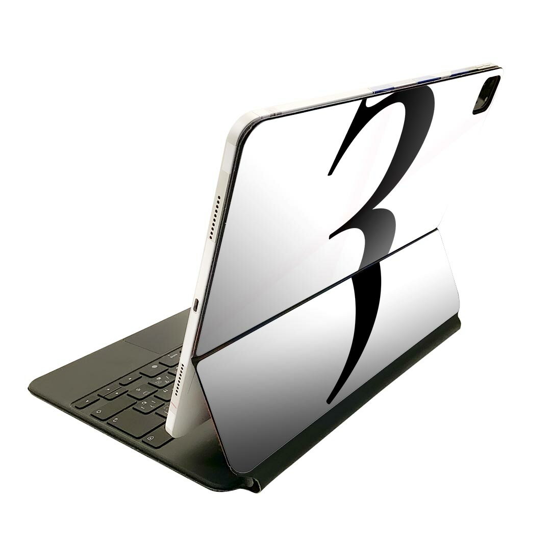 商品特徴・貼るだけでおしゃれに簡単着せ替え、Magic Keyboard 全面デザインスキンシール！・高精細プリントで写真と遜色がない仕上がり！・ちょっとしたすり傷から端末を保護！・「裸で持つ派」の人にはもちろん、お手持ちのクリアケース付けてもOK！・エアフリー素材で気泡の心配も軽減！・貼り直しOK！位置調整も安心！注意事項画像はサンプルです。ご覧の環境によっては多少色味に違いを感じる場合がございます。 イメージと違った、モニターと色味が異なるという理由での交換や返金はご対応出来かねます。端末本体やクリアケースは付属しません。貼付時のずれやカメラ周りの凹凸を考慮してカメラ穴等は少し大きめにカットしています。貼付の際はカメラ穴を基準に位置を合わせてください。カメラ付近の何もないように見える場所に穴が開いていますが、こちらは近接・明るさ感知センサー用の穴です。端末本体に直接貼ることを想定しています。保護フィルムなどの上から貼ると上手く貼れない可能性があります初回貼付時の位置調整や貼り直しは可能ですが、しっかり接着させた後の貼り直しは保証しておりません。こちらは無地のシートにプリントした商品で、デコなどの加工はございません。 凹凸や光沢があるように見えたり布地や金属を素材にしたように見える商品もありますが、図版によるものです。印刷カメラ穴の位置にわずかなズレが生じる場合がございます。ご注文後に1点1点制作する受注生産品のため、不良品以外のご返品や交換は固くお断り致します。 機種間違いも保証対象外となりますため、ご注文の際は必ず機種をご確認下さい。発送について完全受注生産のハンドメイド商品となりますので、既製品と比べて発送までお時間を頂いています。 基本的に決済確認後、2?3営業日、最大で10営業日での発送となります。繁忙期や休業日明けの場合はさらに時間がかかる場合があります。 その際には別途メールにてご連絡致します。メール便の場合、発送日から到着までに2?4日ほどかかる場合が多く、紛失などの保障もご対応できかねます。あらかじめご了承下さい。