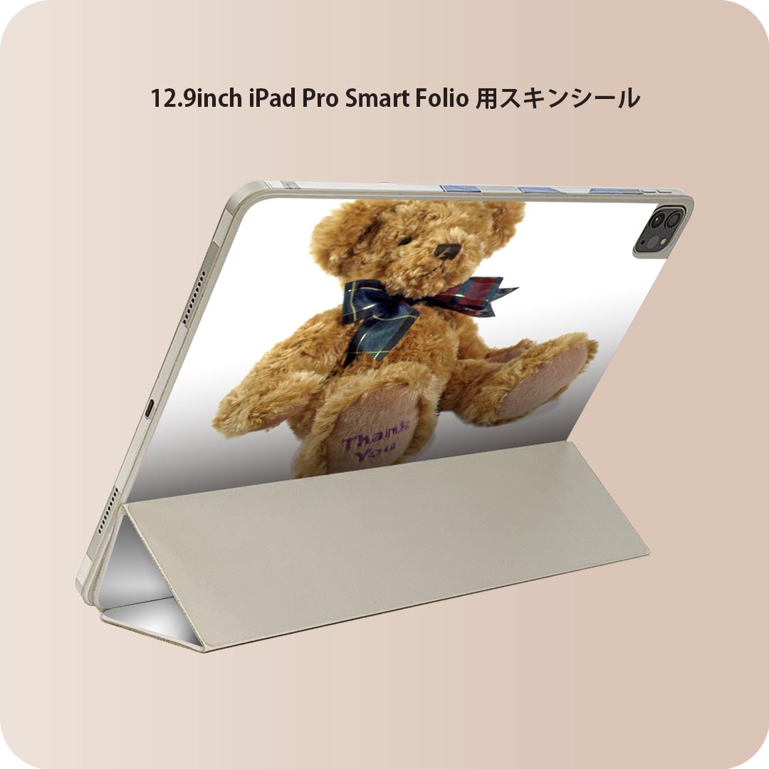 商品特徴・貼るだけでおしゃれに簡単着せ替え、iPad Smart Folio 用 12.9インチ 全面デザインスキンシール！・高精細プリントで写真と遜色がない仕上がり！・ちょっとしたすり傷から端末を保護！・「裸で持つ派」の人にはもちろん、お手持ちのクリアケース付けてもOK！・エアフリー素材で気泡の心配も軽減！・貼り直しOK！位置調整も安心！注意事項画像はサンプルです。ご覧の環境によっては多少色味に違いを感じる場合がございます。 イメージと違った、モニターと色味が異なるという理由での交換や返金はご対応出来かねます。端末本体やクリアケースは付属しません。貼付時のずれやカメラ周りの凹凸を考慮してカメラ穴等は少し大きめにカットしています。貼付の際はカメラ穴を基準に位置を合わせてください。カメラ付近の何もないように見える場所に穴が開いていますが、こちらは近接・明るさ感知センサー用の穴です。端末本体に直接貼ることを想定しています。保護フィルムなどの上から貼ると上手く貼れない可能性があります初回貼付時の位置調整や貼り直しは可能ですが、しっかり接着させた後の貼り直しは保証しておりません。こちらは無地のシートにプリントした商品で、デコなどの加工はございません。 凹凸や光沢があるように見えたり布地や金属を素材にしたように見える商品もありますが、図版によるものです。印刷カメラ穴の位置にわずかなズレが生じる場合がございます。ご注文後に1点1点制作する受注生産品のため、不良品以外のご返品や交換は固くお断り致します。 機種間違いも保証対象外となりますため、ご注文の際は必ず機種をご確認下さい。発送について完全受注生産のハンドメイド商品となりますので、既製品と比べて発送までお時間を頂いています。 基本的に決済確認後、2?3営業日、最大で10営業日での発送となります。繁忙期や休業日明けの場合はさらに時間がかかる場合があります。 その際には別途メールにてご連絡致します。メール便の場合、発送日から到着までに2?4日ほどかかる場合が多く、紛失などの保障もご対応できかねます。あらかじめご了承下さい。