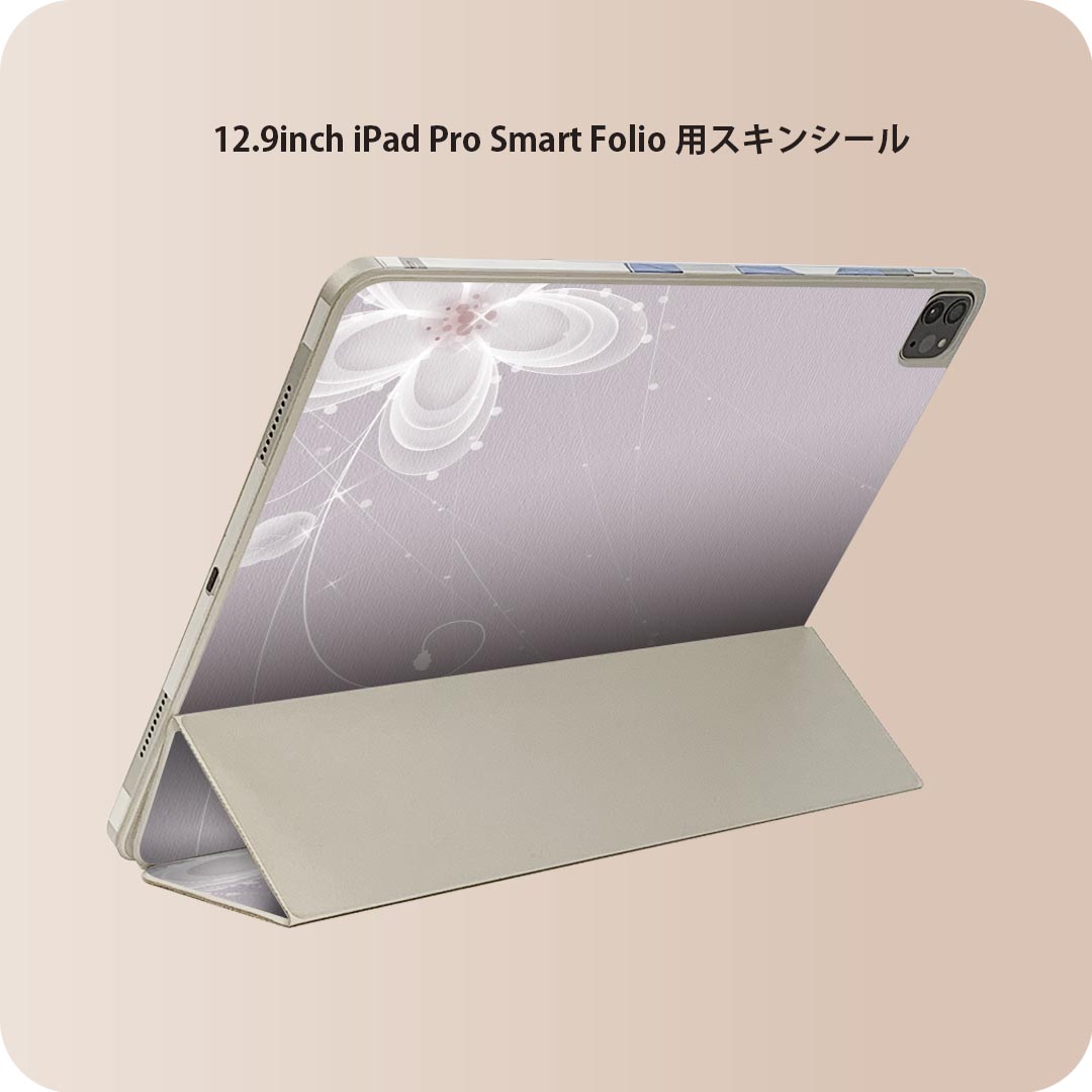 商品特徴・貼るだけでおしゃれに簡単着せ替え、iPad Smart Folio 用 12.9インチ 全面デザインスキンシール！・高精細プリントで写真と遜色がない仕上がり！・ちょっとしたすり傷から端末を保護！・「裸で持つ派」の人にはもちろん、お手持ちのクリアケース付けてもOK！・エアフリー素材で気泡の心配も軽減！・貼り直しOK！位置調整も安心！注意事項画像はサンプルです。ご覧の環境によっては多少色味に違いを感じる場合がございます。 イメージと違った、モニターと色味が異なるという理由での交換や返金はご対応出来かねます。端末本体やクリアケースは付属しません。貼付時のずれやカメラ周りの凹凸を考慮してカメラ穴等は少し大きめにカットしています。貼付の際はカメラ穴を基準に位置を合わせてください。カメラ付近の何もないように見える場所に穴が開いていますが、こちらは近接・明るさ感知センサー用の穴です。端末本体に直接貼ることを想定しています。保護フィルムなどの上から貼ると上手く貼れない可能性があります初回貼付時の位置調整や貼り直しは可能ですが、しっかり接着させた後の貼り直しは保証しておりません。こちらは無地のシートにプリントした商品で、デコなどの加工はございません。 凹凸や光沢があるように見えたり布地や金属を素材にしたように見える商品もありますが、図版によるものです。印刷カメラ穴の位置にわずかなズレが生じる場合がございます。ご注文後に1点1点制作する受注生産品のため、不良品以外のご返品や交換は固くお断り致します。 機種間違いも保証対象外となりますため、ご注文の際は必ず機種をご確認下さい。発送について完全受注生産のハンドメイド商品となりますので、既製品と比べて発送までお時間を頂いています。 基本的に決済確認後、2?3営業日、最大で10営業日での発送となります。繁忙期や休業日明けの場合はさらに時間がかかる場合があります。 その際には別途メールにてご連絡致します。メール便の場合、発送日から到着までに2?4日ほどかかる場合が多く、紛失などの保障もご対応できかねます。あらかじめご了承下さい。