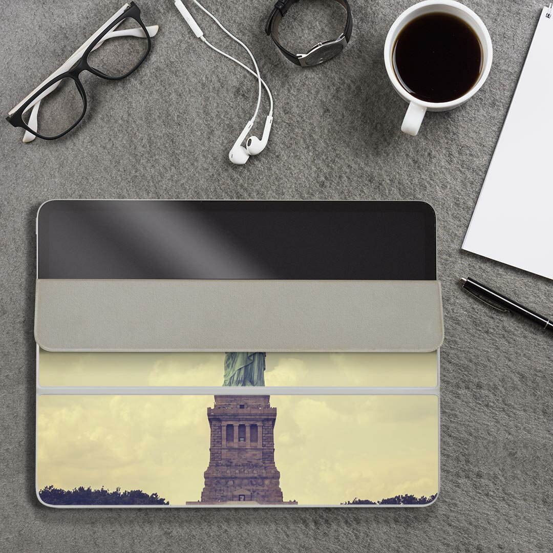 iPad Smart Folio 用 12.9インチ iPad Pro（第4世代、第5世代、第6世代）対応 apple アップル アイパッド　全面スキンシール フル 前面　背面 保護シール 人気 011333 外国　ニューヨーク　自由の女神