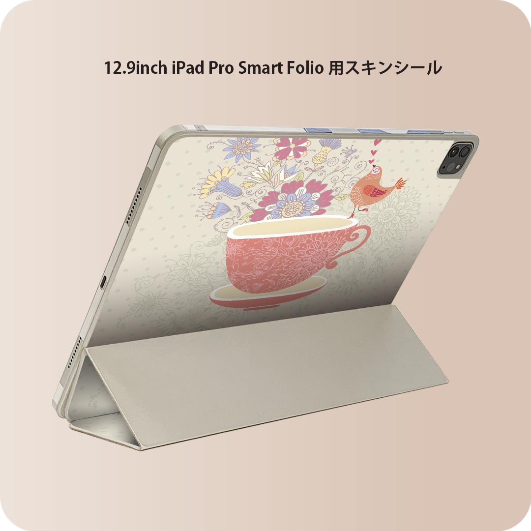 商品特徴・貼るだけでおしゃれに簡単着せ替え、iPad Smart Folio 用 12.9インチ 全面デザインスキンシール！・高精細プリントで写真と遜色がない仕上がり！・ちょっとしたすり傷から端末を保護！・「裸で持つ派」の人にはもちろん、お手持ちのクリアケース付けてもOK！・エアフリー素材で気泡の心配も軽減！・貼り直しOK！位置調整も安心！注意事項画像はサンプルです。ご覧の環境によっては多少色味に違いを感じる場合がございます。 イメージと違った、モニターと色味が異なるという理由での交換や返金はご対応出来かねます。端末本体やクリアケースは付属しません。貼付時のずれやカメラ周りの凹凸を考慮してカメラ穴等は少し大きめにカットしています。貼付の際はカメラ穴を基準に位置を合わせてください。カメラ付近の何もないように見える場所に穴が開いていますが、こちらは近接・明るさ感知センサー用の穴です。端末本体に直接貼ることを想定しています。保護フィルムなどの上から貼ると上手く貼れない可能性があります初回貼付時の位置調整や貼り直しは可能ですが、しっかり接着させた後の貼り直しは保証しておりません。こちらは無地のシートにプリントした商品で、デコなどの加工はございません。 凹凸や光沢があるように見えたり布地や金属を素材にしたように見える商品もありますが、図版によるものです。印刷カメラ穴の位置にわずかなズレが生じる場合がございます。ご注文後に1点1点制作する受注生産品のため、不良品以外のご返品や交換は固くお断り致します。 機種間違いも保証対象外となりますため、ご注文の際は必ず機種をご確認下さい。発送について完全受注生産のハンドメイド商品となりますので、既製品と比べて発送までお時間を頂いています。 基本的に決済確認後、2?3営業日、最大で10営業日での発送となります。繁忙期や休業日明けの場合はさらに時間がかかる場合があります。 その際には別途メールにてご連絡致します。メール便の場合、発送日から到着までに2?4日ほどかかる場合が多く、紛失などの保障もご対応できかねます。あらかじめご了承下さい。