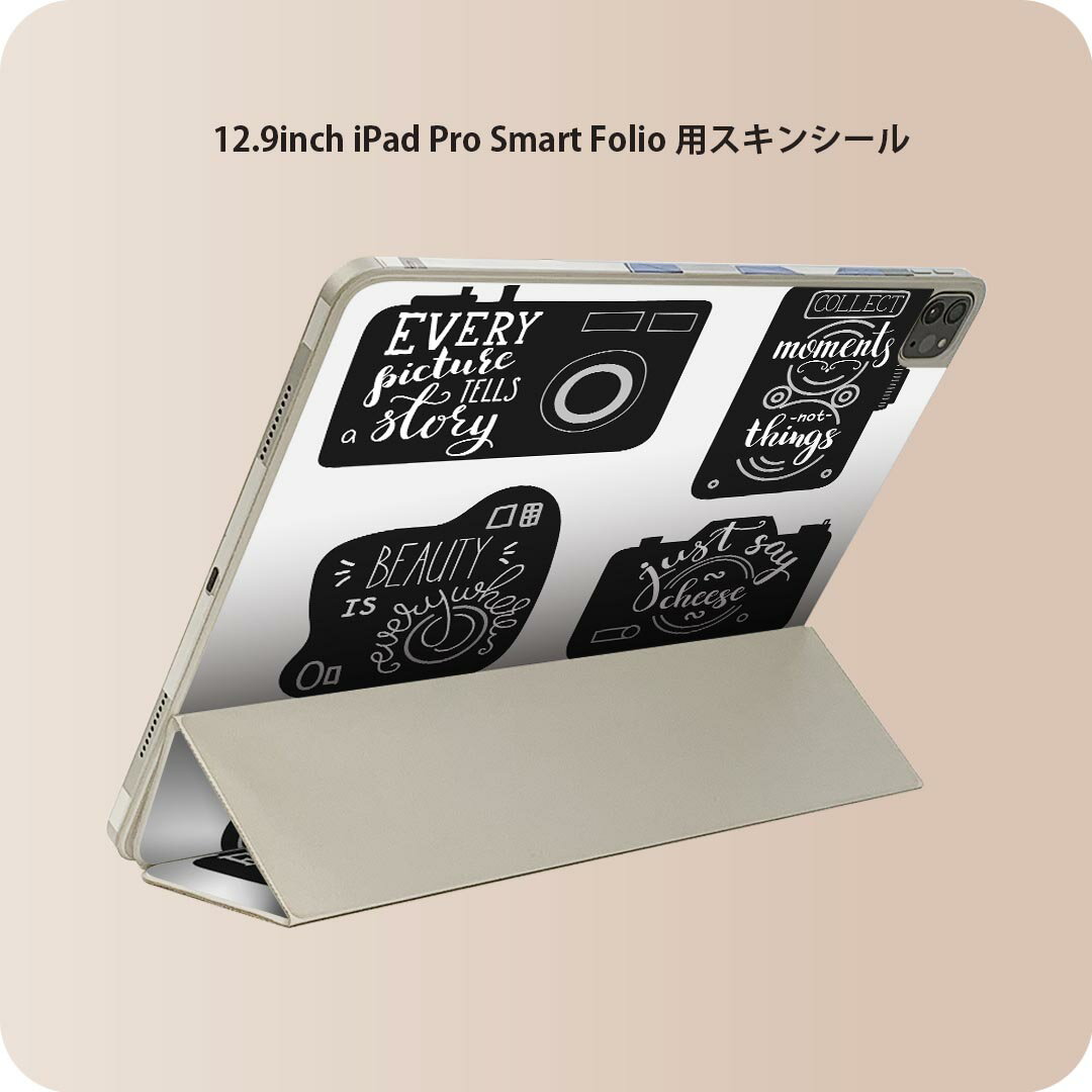 商品特徴・貼るだけでおしゃれに簡単着せ替え、iPad Smart Folio 用 12.9インチ 全面デザインスキンシール！・高精細プリントで写真と遜色がない仕上がり！・ちょっとしたすり傷から端末を保護！・「裸で持つ派」の人にはもちろん、お手持ちのクリアケース付けてもOK！・エアフリー素材で気泡の心配も軽減！・貼り直しOK！位置調整も安心！注意事項画像はサンプルです。ご覧の環境によっては多少色味に違いを感じる場合がございます。 イメージと違った、モニターと色味が異なるという理由での交換や返金はご対応出来かねます。端末本体やクリアケースは付属しません。貼付時のずれやカメラ周りの凹凸を考慮してカメラ穴等は少し大きめにカットしています。貼付の際はカメラ穴を基準に位置を合わせてください。カメラ付近の何もないように見える場所に穴が開いていますが、こちらは近接・明るさ感知センサー用の穴です。端末本体に直接貼ることを想定しています。保護フィルムなどの上から貼ると上手く貼れない可能性があります初回貼付時の位置調整や貼り直しは可能ですが、しっかり接着させた後の貼り直しは保証しておりません。こちらは無地のシートにプリントした商品で、デコなどの加工はございません。 凹凸や光沢があるように見えたり布地や金属を素材にしたように見える商品もありますが、図版によるものです。印刷カメラ穴の位置にわずかなズレが生じる場合がございます。ご注文後に1点1点制作する受注生産品のため、不良品以外のご返品や交換は固くお断り致します。 機種間違いも保証対象外となりますため、ご注文の際は必ず機種をご確認下さい。発送について完全受注生産のハンドメイド商品となりますので、既製品と比べて発送までお時間を頂いています。 基本的に決済確認後、2?3営業日、最大で10営業日での発送となります。繁忙期や休業日明けの場合はさらに時間がかかる場合があります。 その際には別途メールにてご連絡致します。メール便の場合、発送日から到着までに2?4日ほどかかる場合が多く、紛失などの保障もご対応できかねます。あらかじめご了承下さい。