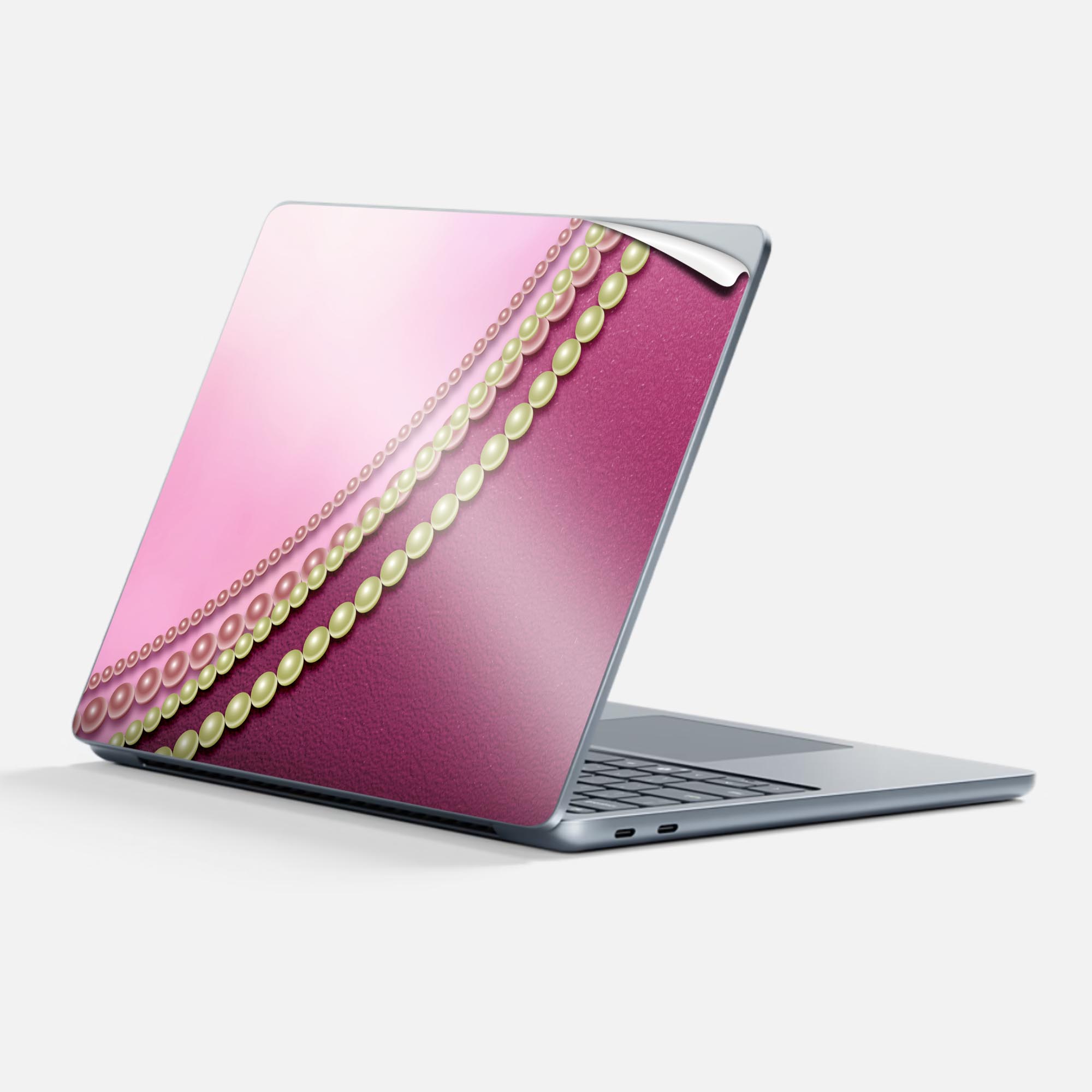 商品特徴・貼るだけでかんたん着せ替え、Surfac Laptop(第7世代) 13インチ 共通対応デザインスキンシール・高精細プリントで写真と遜色のない仕上がり！半光沢シートでしっとりツヤのある表現力・ちょっとしたすり傷からSurface本体を保護・接着部はエアフリー素材で気泡の心配も軽減・再剥離素材なので貼り付け時の調整も安心注意事項画像はサンプルですので、ご覧の環境によっては多少色味に違いを感じる場合がございます。 イメージと違った、モニターと色味が異なるという理由での交換や返金はご対応出来かねます。スキンシールのみの販売で、本体は付属しません。また、シールは背面部用のみとなります。初回貼付時の位置調整や貼り直しは可能ですが、しっかりと押し付けて接着させた後の再剥離、再利用は保証しておりません。また接着部に油分や汚れが付着しますと角の部分は剥がれやすくなりますので、貼付時はあまり触れないようにご注意ください。無地のセミグロスシートにデザインをプリントした商品で、デコなどの加工はございません。 凹凸や光沢があるように見えたり布地や金属を素材にしたように見える商品もありますが、デザインの図版によるものです。印刷時に微妙な画像のズレが生じる場合がございます。ご注文後に1点1点制作する受注生産品の為、不良品以外のご返品や交換は固くお断りします。 発送について完全受注生産のハンドメイド商品となりますので、既製品と比べて発送までお時間を頂いています。 基本的に決済確認後、最大で10営業日での発送となります。繁忙期や休業日明けの場合はさらに時間がかかる場合があります。 その際には別途メールにてご連絡致します。メール便の場合、発送日から到着までに2?4日ほどかかる場合が多く、紛失などの保障もご対応できかねます。あらかじめご了承下さい。