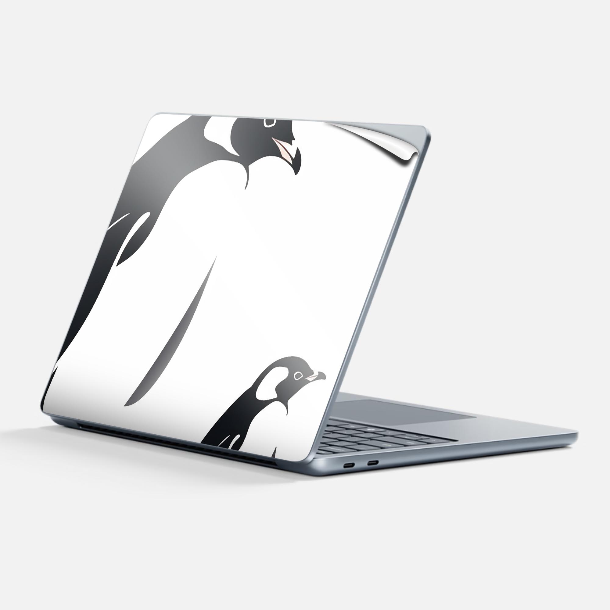 Surface Laptop 第7世代 13 インチ 用 スキンシール 全面スキンシール フル 背面 底 ステッカー 保護シール キャラクター かわいい 033775 ペンギン 親子