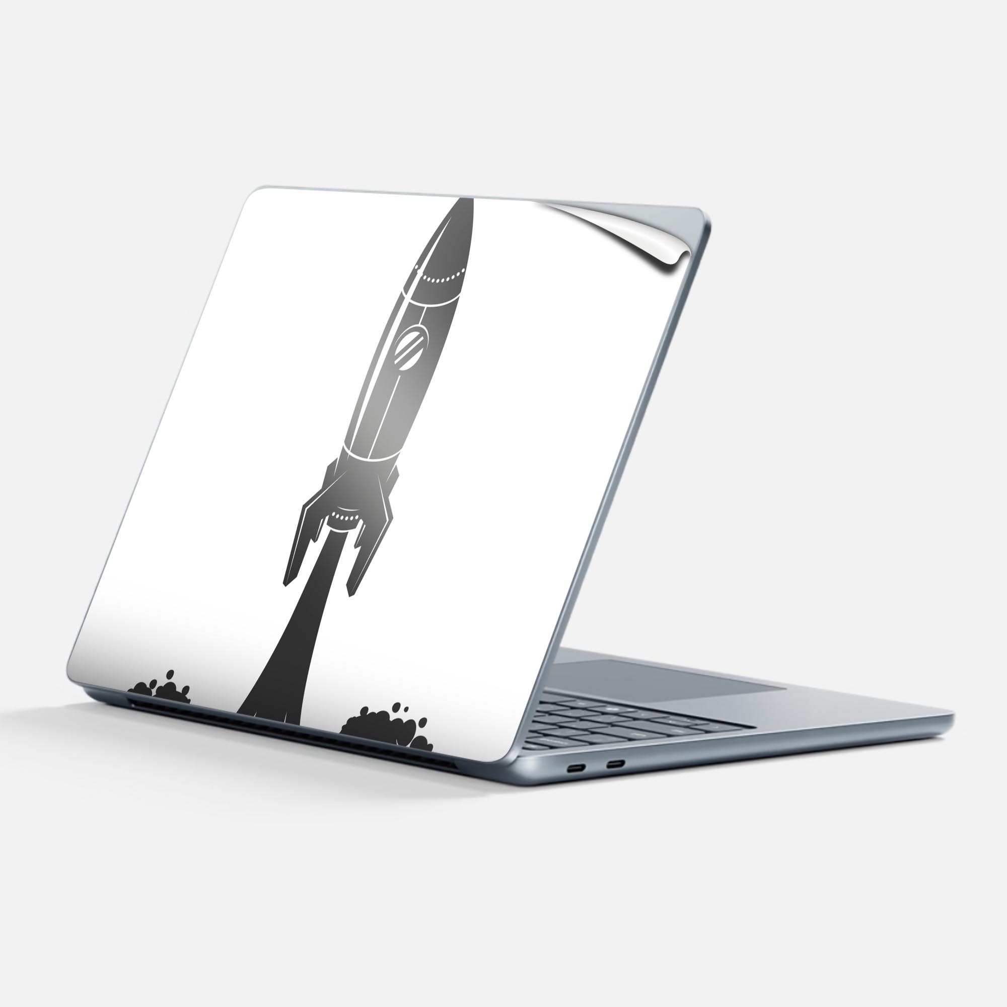 商品特徴・貼るだけでかんたん着せ替え、Surfac Laptop(第7世代) 13インチ 共通対応デザインスキンシール・高精細プリントで写真と遜色のない仕上がり！半光沢シートでしっとりツヤのある表現力・ちょっとしたすり傷からSurface本体を保護・接着部はエアフリー素材で気泡の心配も軽減・再剥離素材なので貼り付け時の調整も安心注意事項画像はサンプルですので、ご覧の環境によっては多少色味に違いを感じる場合がございます。 イメージと違った、モニターと色味が異なるという理由での交換や返金はご対応出来かねます。スキンシールのみの販売で、本体は付属しません。また、シールは背面部用のみとなります。初回貼付時の位置調整や貼り直しは可能ですが、しっかりと押し付けて接着させた後の再剥離、再利用は保証しておりません。また接着部に油分や汚れが付着しますと角の部分は剥がれやすくなりますので、貼付時はあまり触れないようにご注意ください。無地のセミグロスシートにデザインをプリントした商品で、デコなどの加工はございません。 凹凸や光沢があるように見えたり布地や金属を素材にしたように見える商品もありますが、デザインの図版によるものです。印刷時に微妙な画像のズレが生じる場合がございます。ご注文後に1点1点制作する受注生産品の為、不良品以外のご返品や交換は固くお断りします。 発送について完全受注生産のハンドメイド商品となりますので、既製品と比べて発送までお時間を頂いています。 基本的に決済確認後、最大で10営業日での発送となります。繁忙期や休業日明けの場合はさらに時間がかかる場合があります。 その際には別途メールにてご連絡致します。メール便の場合、発送日から到着までに2?4日ほどかかる場合が多く、紛失などの保障もご対応できかねます。あらかじめご了承下さい。