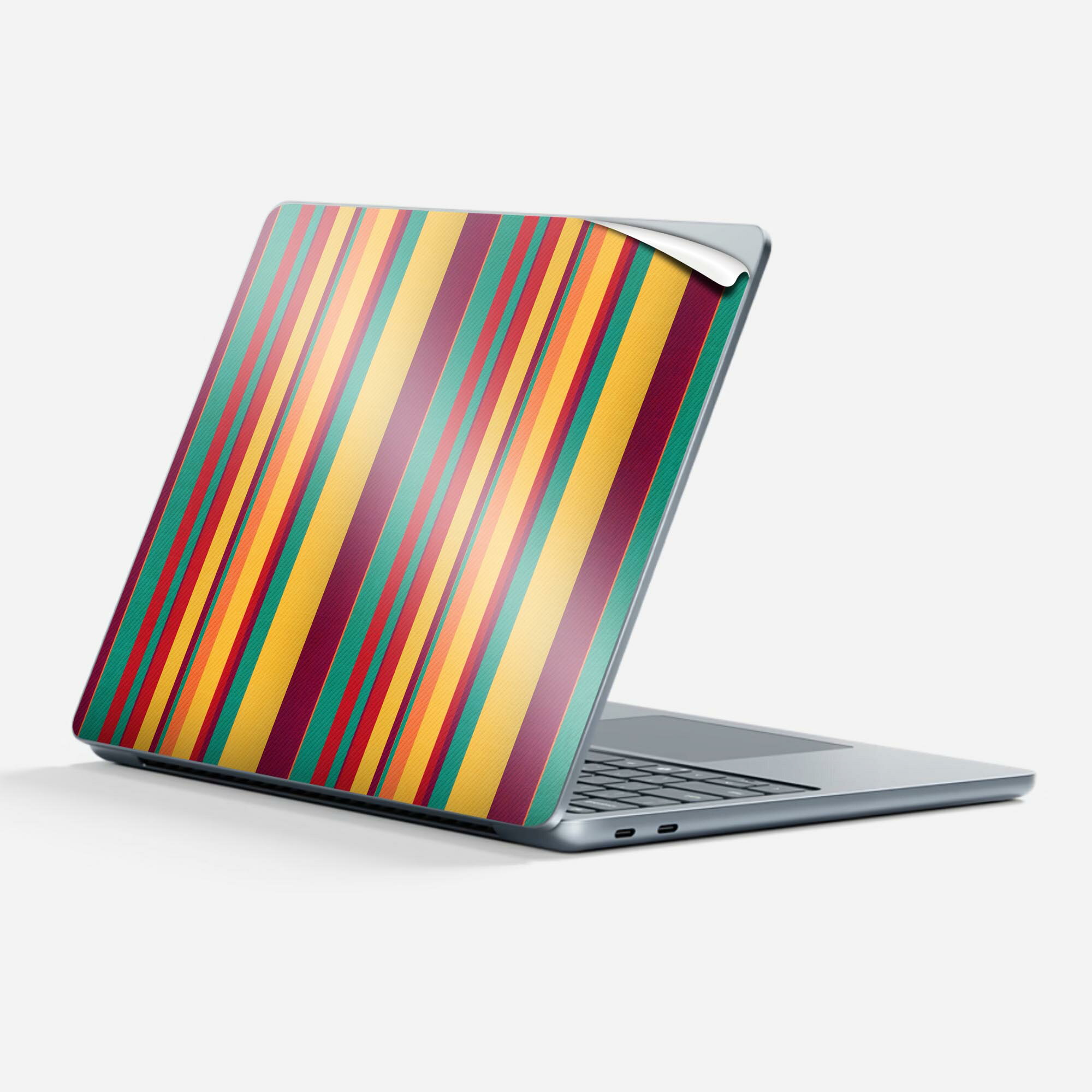 商品特徴・貼るだけでかんたん着せ替え、Surfac Laptop(第7世代) 13インチ 共通対応デザインスキンシール・高精細プリントで写真と遜色のない仕上がり！半光沢シートでしっとりツヤのある表現力・ちょっとしたすり傷からSurface本体を保護・接着部はエアフリー素材で気泡の心配も軽減・再剥離素材なので貼り付け時の調整も安心注意事項画像はサンプルですので、ご覧の環境によっては多少色味に違いを感じる場合がございます。 イメージと違った、モニターと色味が異なるという理由での交換や返金はご対応出来かねます。スキンシールのみの販売で、本体は付属しません。また、シールは背面部用のみとなります。初回貼付時の位置調整や貼り直しは可能ですが、しっかりと押し付けて接着させた後の再剥離、再利用は保証しておりません。また接着部に油分や汚れが付着しますと角の部分は剥がれやすくなりますので、貼付時はあまり触れないようにご注意ください。無地のセミグロスシートにデザインをプリントした商品で、デコなどの加工はございません。 凹凸や光沢があるように見えたり布地や金属を素材にしたように見える商品もありますが、デザインの図版によるものです。印刷時に微妙な画像のズレが生じる場合がございます。ご注文後に1点1点制作する受注生産品の為、不良品以外のご返品や交換は固くお断りします。 発送について完全受注生産のハンドメイド商品となりますので、既製品と比べて発送までお時間を頂いています。 基本的に決済確認後、最大で10営業日での発送となります。繁忙期や休業日明けの場合はさらに時間がかかる場合があります。 その際には別途メールにてご連絡致します。メール便の場合、発送日から到着までに2?4日ほどかかる場合が多く、紛失などの保障もご対応できかねます。あらかじめご了承下さい。