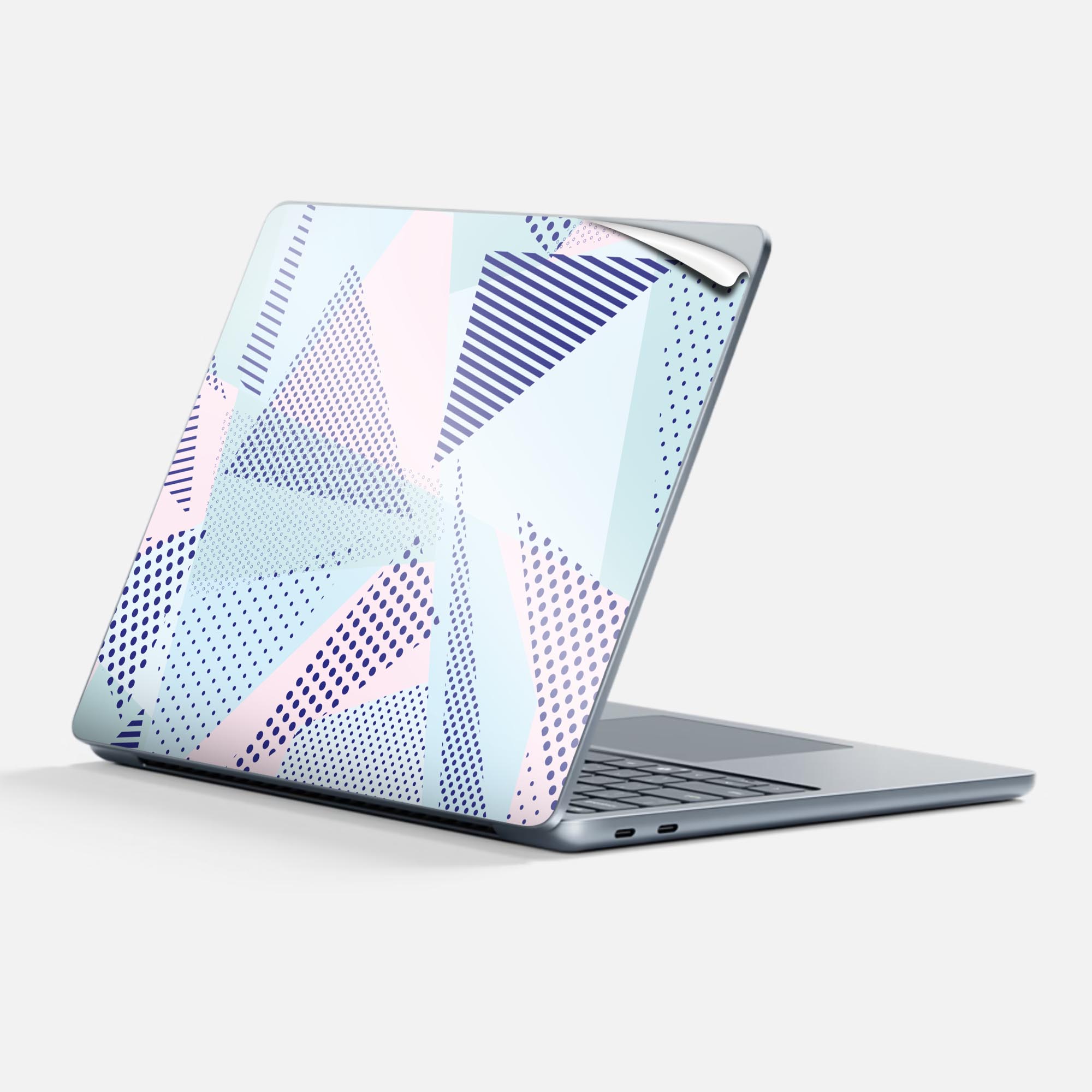 商品特徴・貼るだけでかんたん着せ替え、Surfac Laptop(第7世代) 13インチ 共通対応デザインスキンシール・高精細プリントで写真と遜色のない仕上がり！半光沢シートでしっとりツヤのある表現力・ちょっとしたすり傷からSurface本体を保護・接着部はエアフリー素材で気泡の心配も軽減・再剥離素材なので貼り付け時の調整も安心注意事項画像はサンプルですので、ご覧の環境によっては多少色味に違いを感じる場合がございます。 イメージと違った、モニターと色味が異なるという理由での交換や返金はご対応出来かねます。スキンシールのみの販売で、本体は付属しません。また、シールは背面部用のみとなります。初回貼付時の位置調整や貼り直しは可能ですが、しっかりと押し付けて接着させた後の再剥離、再利用は保証しておりません。また接着部に油分や汚れが付着しますと角の部分は剥がれやすくなりますので、貼付時はあまり触れないようにご注意ください。無地のセミグロスシートにデザインをプリントした商品で、デコなどの加工はございません。 凹凸や光沢があるように見えたり布地や金属を素材にしたように見える商品もありますが、デザインの図版によるものです。印刷時に微妙な画像のズレが生じる場合がございます。ご注文後に1点1点制作する受注生産品の為、不良品以外のご返品や交換は固くお断りします。 発送について完全受注生産のハンドメイド商品となりますので、既製品と比べて発送までお時間を頂いています。 基本的に決済確認後、最大で10営業日での発送となります。繁忙期や休業日明けの場合はさらに時間がかかる場合があります。 その際には別途メールにてご連絡致します。メール便の場合、発送日から到着までに2?4日ほどかかる場合が多く、紛失などの保障もご対応できかねます。あらかじめご了承下さい。