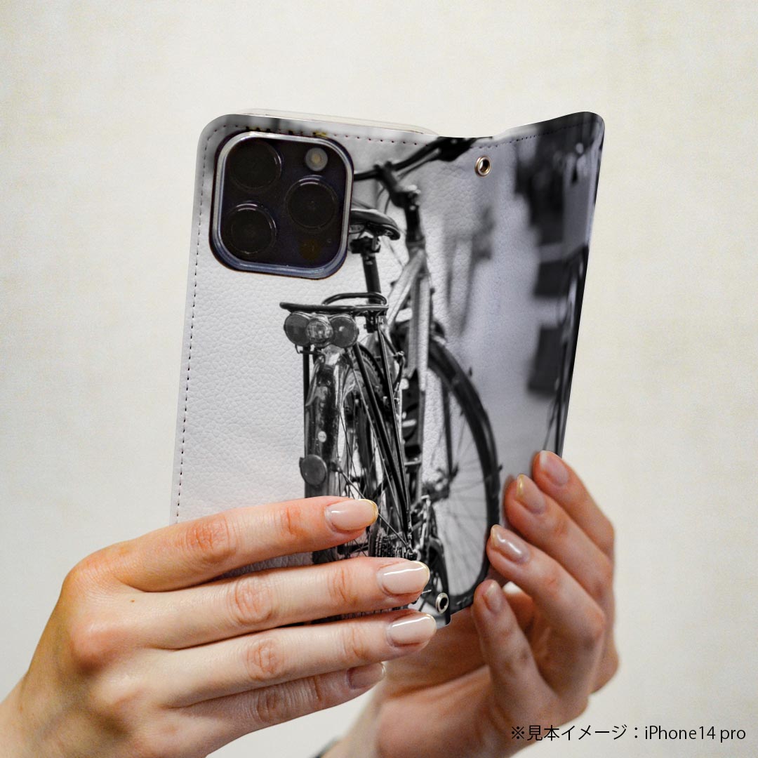AQUOS zero6 SHG04 A102SH SH-RM18 2021 モデル 専用 ケース カバー 手帳型 マグネット式 ピタッと閉まる レザーケース カード収納 ポケット igcase 022977 自転車　写真　モノクロ
