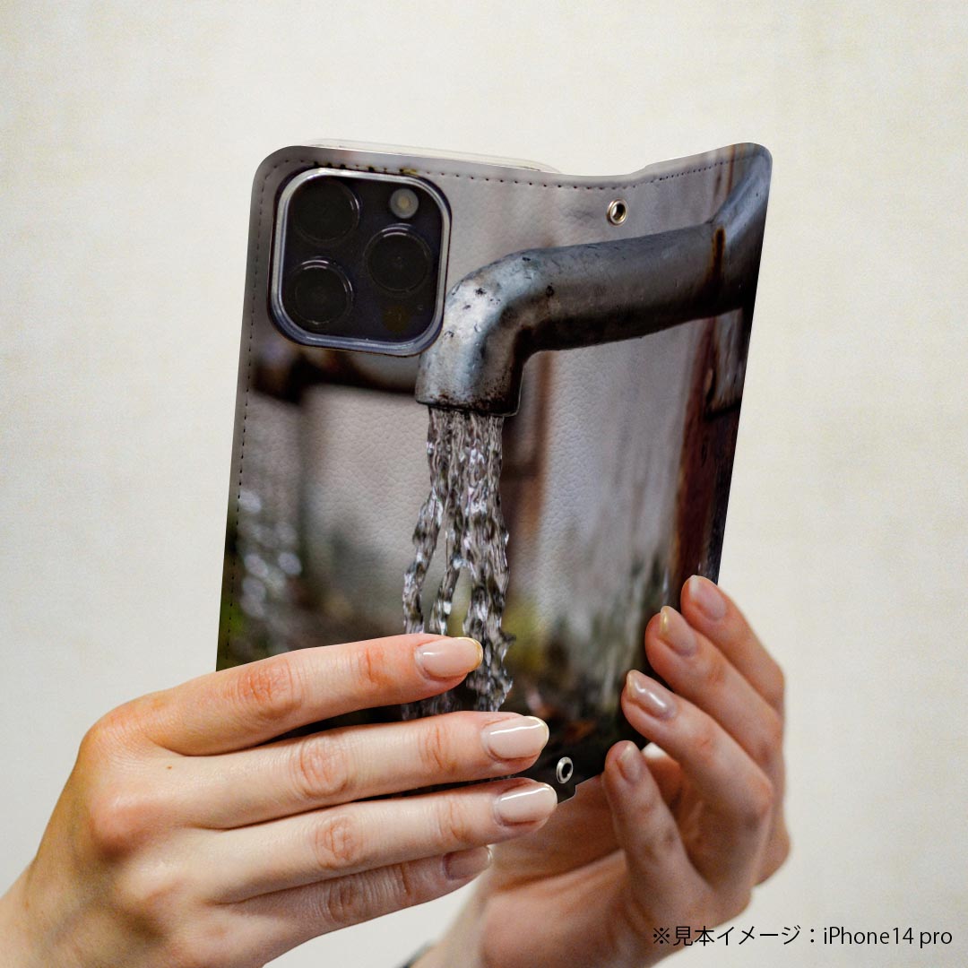 らくらくスマートフォン F-52B 専用 ケース カバー 手帳型 マグネット式 ピタッと閉まる レザーケース f52b カード収納 ポケット igcase 023267 水道　写真　風景