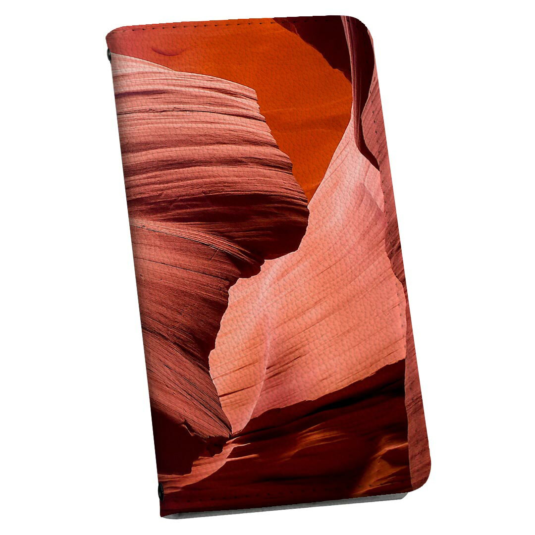 商品特徴・シームレスな全面デザイン（内側は落ち着いたオフホワイト）・外側は高品質の人工革を使用・内側にはスマホを装着するケースが付属・機種専用のカメラホール仕様でケースを装着したままの撮影が可能・ワンセグや動画の視聴に便利な横置きスタンド機能・ICカードなどを2枚まで収納できるカードスロット付き・マグネットフリップで開け閉めカンタン注意事項商品画像はサンプルイメージですので、ご覧の環境によっては多少色味に違いを感じる場合がございます。イメージと違った、モニターと色味が異なるという理由での交換や返金はご対応出来かねます。カバーのみの販売で本体は付属しません。ケース装着のままケーブルを挿しての充電は可能ですが、卓上ホルダでの充電は仕様上対応しておりません。また、ワイヤレス充電対応機種についてはお使いの機器や環境により反応しない場合があります。お手数ですがケースから外してお使い下さい。卓上ホルダ及びワイヤレスでの充電は保障の対象外となります。こちらは無地のレザーにデザインをプリントした商品で、デコなどの加工はございません。凹凸や光沢があるように見えたり布地や金属を素材にしたように見える商品もありますが、デザインの図版によるものです。撮影時にカバーが映り込む恐れがあるため、カメラ用の穴は若干大きめに開けています。カメラ穴の位置にわずかなズレが生じる場合がございます。また印刷時に微妙な画像のズレが生じる場合がございます。ご注文後に1点1点制作する受注生産品のため、不良品以外のご返品や交換は固くお断り致します。機種の選択間違いも保証対象外となりますため、ご注文の際は必ず機種をご確認下さい。発送について完全受注生産のハンドメイド商品となりますので、既製品と比べて発送までお時間を頂いています。 基本的に決済確認後、通常で3営業日程度、最大で10営業日程度での発送となります。繁忙期や休業日明けの場合はさらに時間がかかる場合があります。 その際には別途メールにてご連絡致します。メール便の場合、発送日から到着までに2?4日ほどかかる場合が多く、紛失などの保障もご対応できかねます。あらかじめご了承下さい。