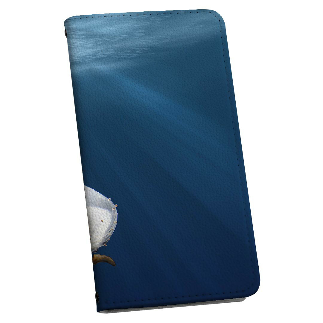 商品特徴・シームレスな全面デザイン（内側は落ち着いたオフホワイト）・外側は高品質の人工革を使用・内側にはスマホを装着するケースが付属・機種専用のカメラホール仕様でケースを装着したままの撮影が可能・ワンセグや動画の視聴に便利な横置きスタンド機能・ICカードなどを2枚まで収納できるカードスロット付き・マグネットフリップで開け閉めカンタン注意事項商品画像はサンプルイメージですので、ご覧の環境によっては多少色味に違いを感じる場合がございます。イメージと違った、モニターと色味が異なるという理由での交換や返金はご対応出来かねます。カバーのみの販売で本体は付属しません。ケース装着のままケーブルを挿しての充電は可能ですが、卓上ホルダでの充電は仕様上対応しておりません。また、ワイヤレス充電対応機種についてはお使いの機器や環境により反応しない場合があります。お手数ですがケースから外してお使い下さい。卓上ホルダ及びワイヤレスでの充電は保障の対象外となります。こちらは無地のレザーにデザインをプリントした商品で、デコなどの加工はございません。凹凸や光沢があるように見えたり布地や金属を素材にしたように見える商品もありますが、デザインの図版によるものです。撮影時にカバーが映り込む恐れがあるため、カメラ用の穴は若干大きめに開けています。カメラ穴の位置にわずかなズレが生じる場合がございます。また印刷時に微妙な画像のズレが生じる場合がございます。ご注文後に1点1点制作する受注生産品のため、不良品以外のご返品や交換は固くお断り致します。機種の選択間違いも保証対象外となりますため、ご注文の際は必ず機種をご確認下さい。発送について完全受注生産のハンドメイド商品となりますので、既製品と比べて発送までお時間を頂いています。 基本的に決済確認後、通常で3営業日程度、最大で10営業日程度での発送となります。繁忙期や休業日明けの場合はさらに時間がかかる場合があります。 その際には別途メールにてご連絡致します。メール便の場合、発送日から到着までに2?4日ほどかかる場合が多く、紛失などの保障もご対応できかねます。あらかじめご了承下さい。