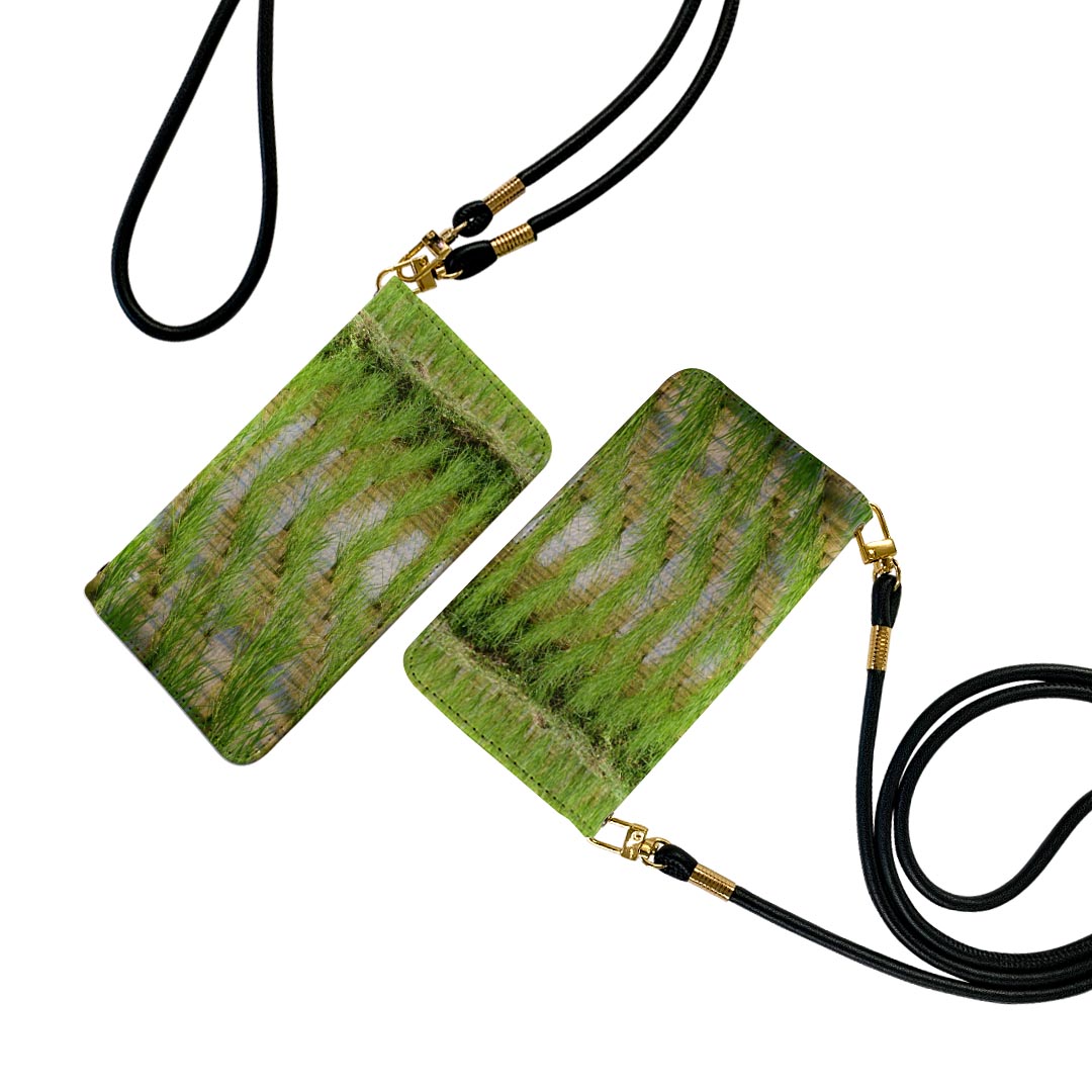 iPhone7 iphone 6/7/8 共通対応 ストラップ付き ケース ショルダー スマホ 落下防止 手帳型 マグネット式 ピタッと閉まる スマホカバー 肩掛け 斜めかけ 026003 田んぼ　田植え　畑　風景