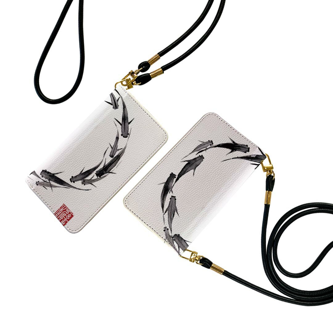 商品特徴・ショルダー付き手帳型スマホケース・シームレスな全面デザイン（内側は落ち着いたオフホワイト）・外側は高品質の人工革を使用・内側にはスマホを装着するケースが付属・機種専用のカメラホール仕様でケースを装着したままの撮影が可能・ワンセグや...