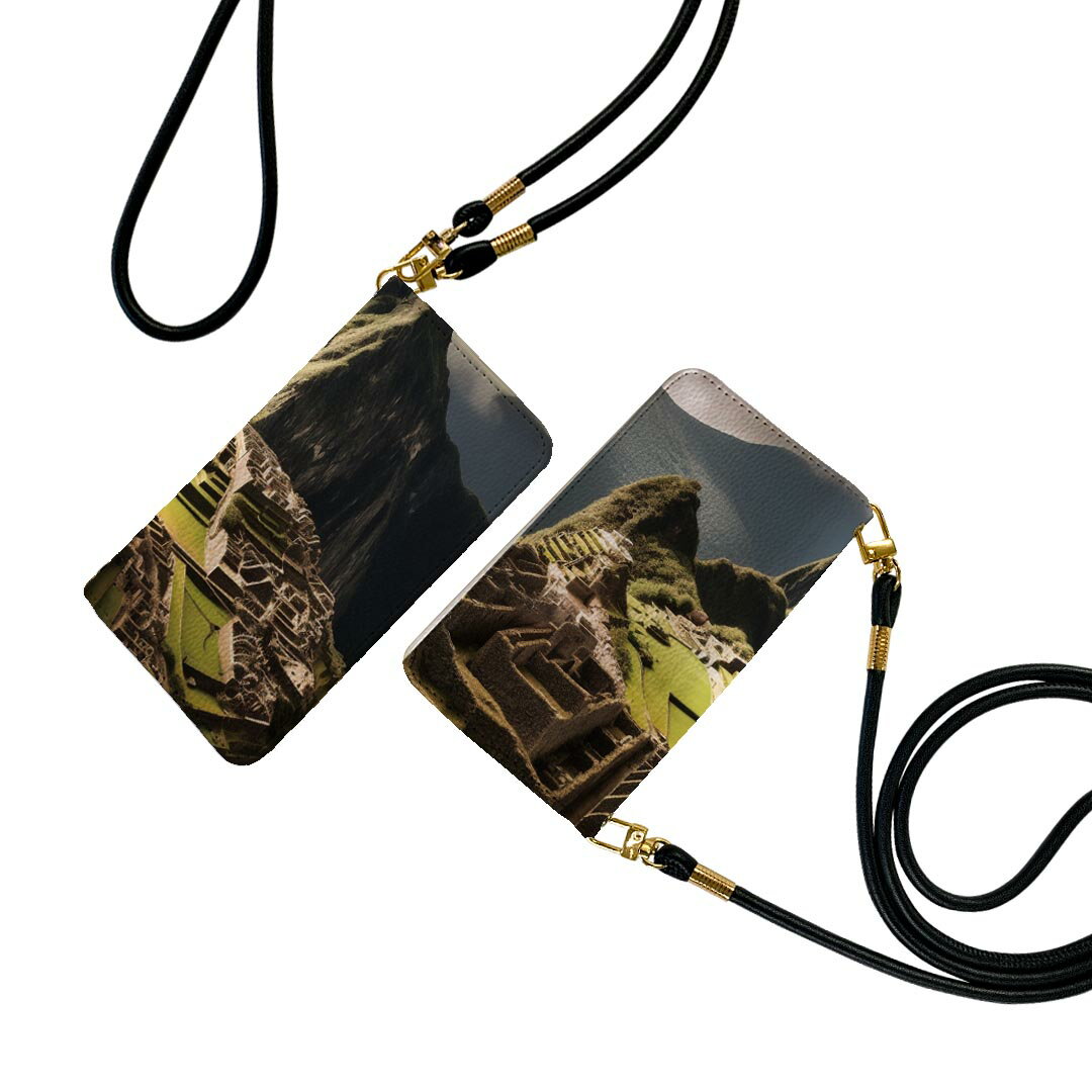 商品特徴・ショルダー付き手帳型スマホケース・シームレスな全面デザイン（内側は落ち着いたオフホワイト）・外側は高品質の人工革を使用・内側にはスマホを装着するケースが付属・機種専用のカメラホール仕様でケースを装着したままの撮影が可能・ワンセグや...