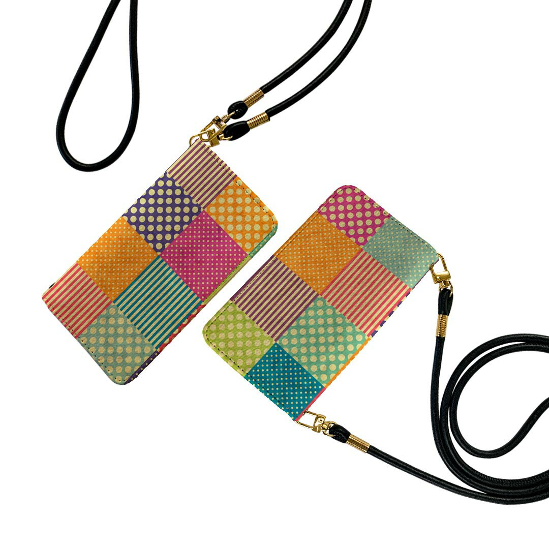 商品特徴・ショルダー付き手帳型スマホケース・シームレスな全面デザイン（内側は落ち着いたオフホワイト）・外側は高品質の人工革を使用・内側にはスマホを装着するケースが付属・機種専用のカメラホール仕様でケースを装着したままの撮影が可能・ワンセグや...