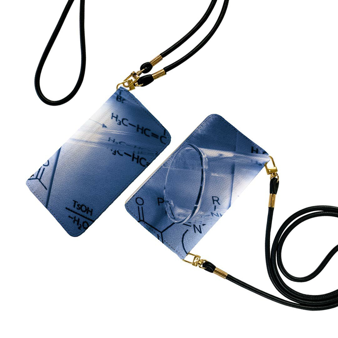 商品特徴・ショルダー付き手帳型スマホケース・シームレスな全面デザイン（内側は落ち着いたオフホワイト）・外側は高品質の人工革を使用・内側にはスマホを装着するケースが付属・機種専用のカメラホール仕様でケースを装着したままの撮影が可能・ワンセグや...