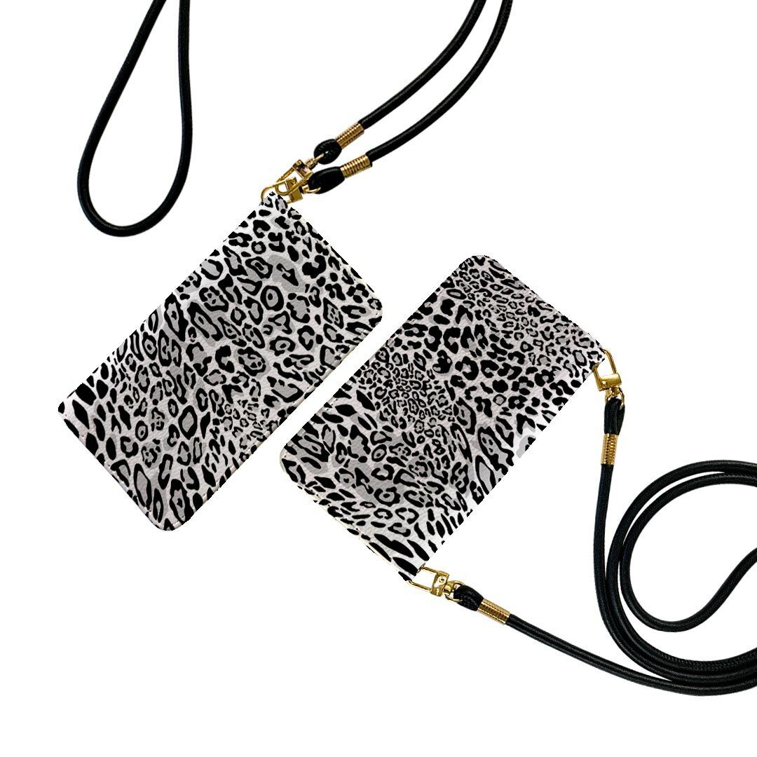 商品特徴・ショルダー付き手帳型スマホケース・シームレスな全面デザイン（内側は落ち着いたオフホワイト）・外側は高品質の人工革を使用・内側にはスマホを装着するケースが付属・機種専用のカメラホール仕様でケースを装着したままの撮影が可能・ワンセグや...