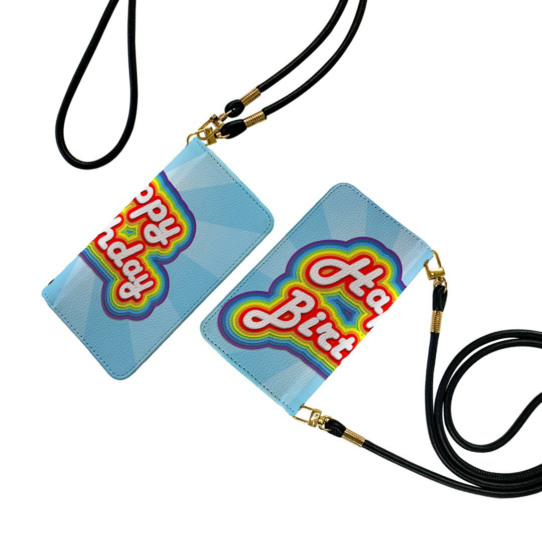 商品特徴・ショルダー付き手帳型スマホケース・シームレスな全面デザイン（内側は落ち着いたオフホワイト）・外側は高品質の人工革を使用・内側にはスマホを装着するケースが付属・機種専用のカメラホール仕様でケースを装着したままの撮影が可能・ワンセグや...