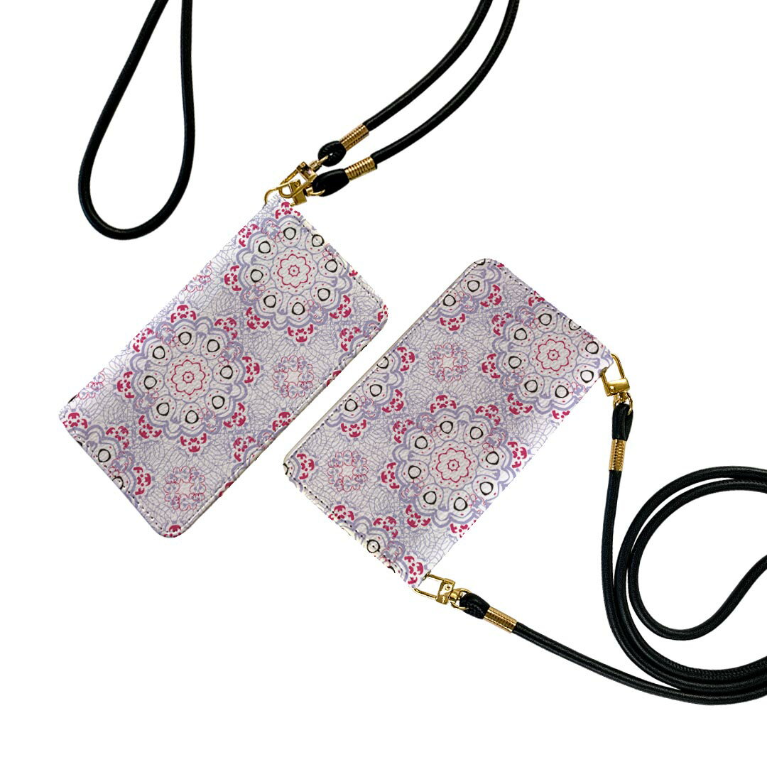 商品特徴・ショルダー付き手帳型スマホケース・シームレスな全面デザイン（内側は落ち着いたオフホワイト）・外側は高品質の人工革を使用・内側にはスマホを装着するケースが付属・機種専用のカメラホール仕様でケースを装着したままの撮影が可能・ワンセグや...