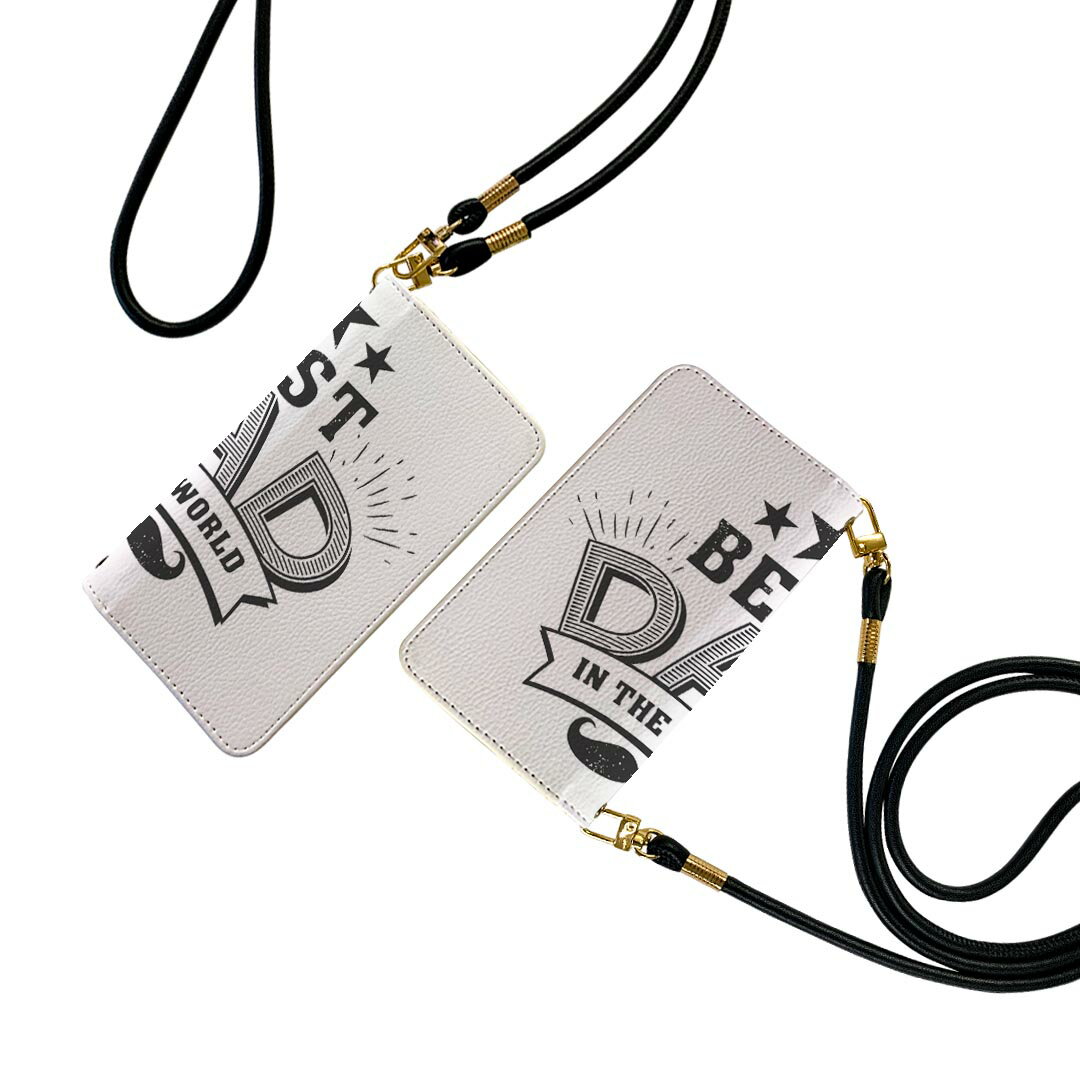 商品特徴・ショルダー付き手帳型スマホケース・シームレスな全面デザイン（内側は落ち着いたオフホワイト）・外側は高品質の人工革を使用・内側にはスマホを装着するケースが付属・機種専用のカメラホール仕様でケースを装着したままの撮影が可能・ワンセグや...