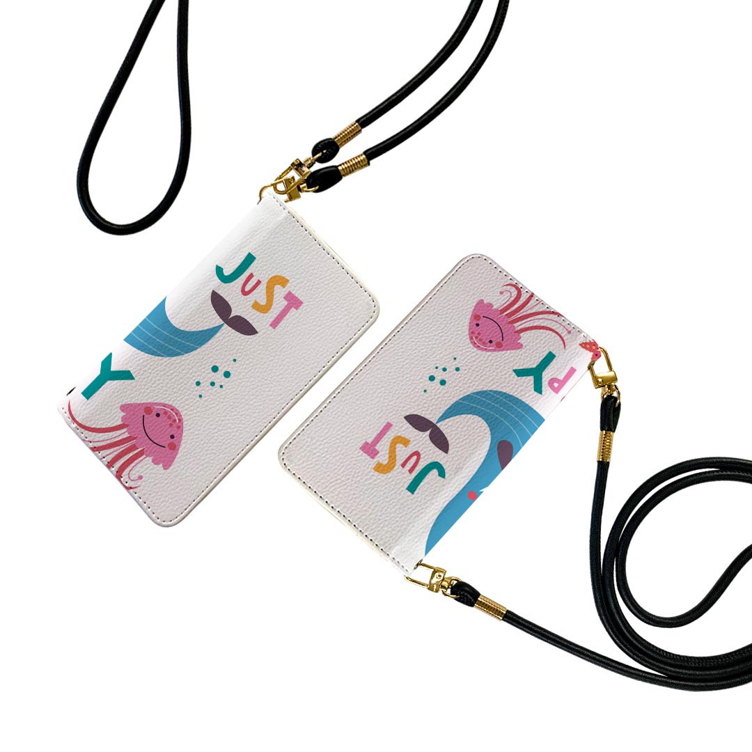 商品特徴・ショルダー付き手帳型スマホケース・シームレスな全面デザイン（内側は落ち着いたオフホワイト）・外側は高品質の人工革を使用・内側にはスマホを装着するケースが付属・機種専用のカメラホール仕様でケースを装着したままの撮影が可能・ワンセグや...