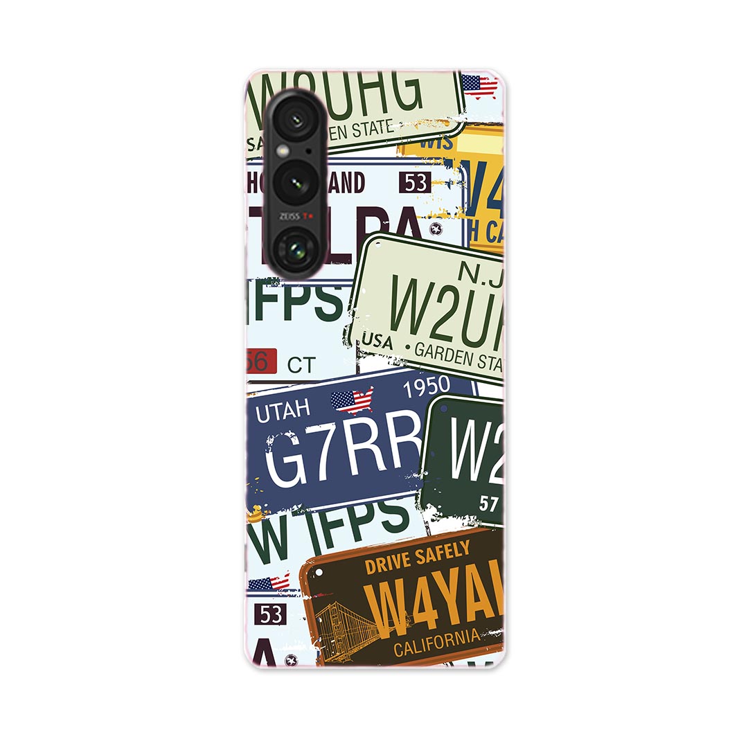 注意事項素材ケースの入荷時期により、商品写真とは一部カメラ・ボタン穴などの形状が異なるケースを使用する場合があります。また、一部機種のTPU商品は素材強度の関係でケースの上からボタン等を操作するタイプとなりますが操作に影響はありません。側面...