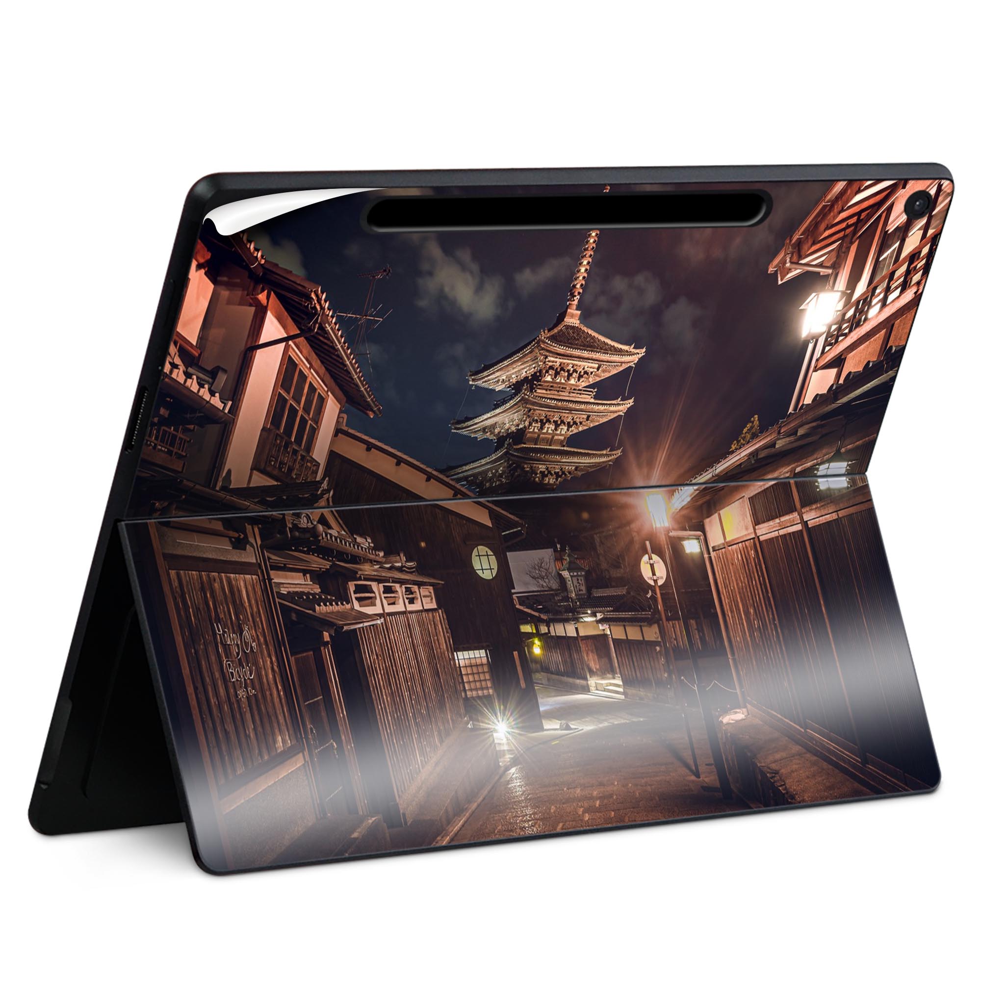 Surface Pro 12 インチ (2025) 用 スキンシール 全面スキンシール フル SurfacePro12 用 背面 底 ステッカー 保護シール 高品質再剥離性シート キャラクター かわいい 023396 女性 顔 人物 033773 京都 夜