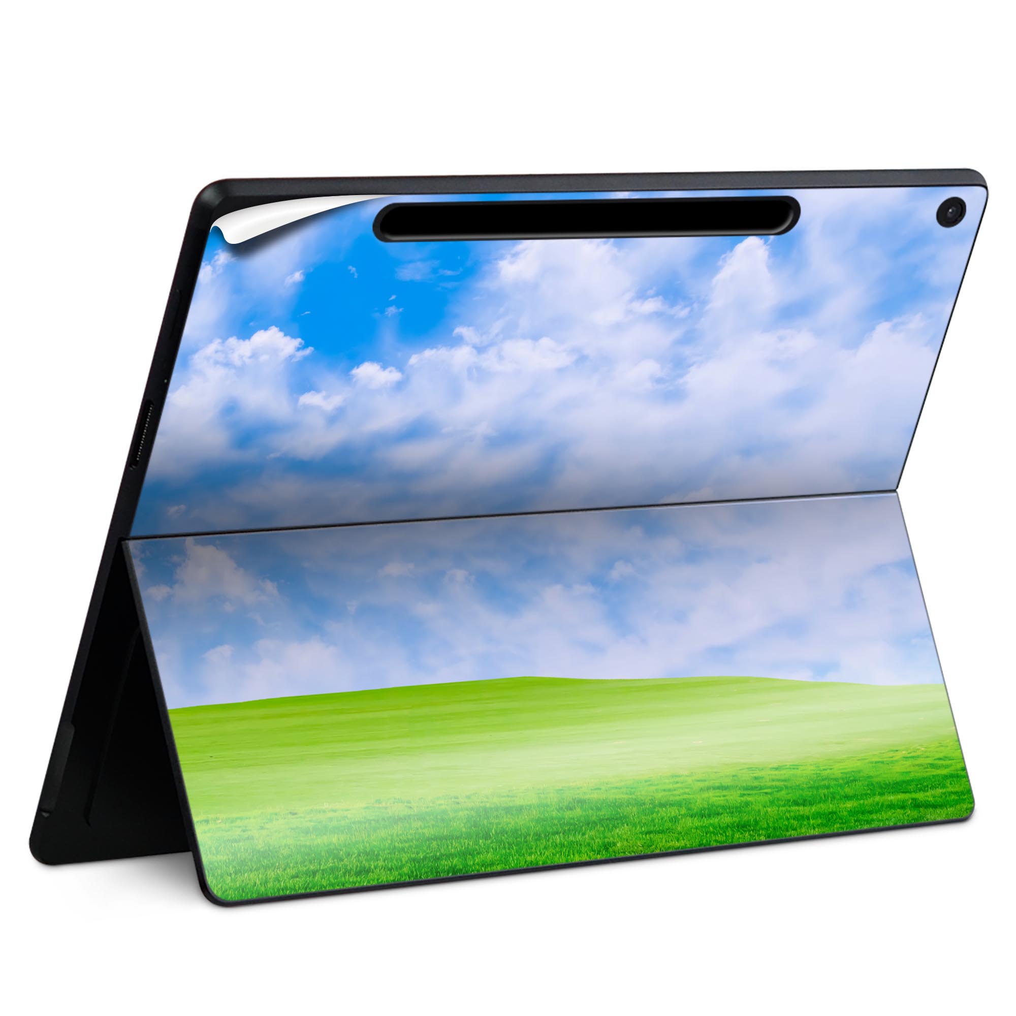 商品特徴・貼るだけでかんたん着せ替え、Surfac Pro 12インチ(2025) 共通対応デザインスキンシール・高精細プリントで写真と遜色のない仕上がり！半光沢シートでしっとりツヤのある表現力・ちょっとしたすり傷からSurface本体を保護・接着部はエアフリー素材で気泡の心配も軽減・再剥離素材なので貼り付け時の調整も安心注意事項画像はサンプルですので、ご覧の環境によっては多少色味に違いを感じる場合がございます。 イメージと違った、モニターと色味が異なるという理由での交換や返金はご対応出来かねます。スキンシールのみの販売で、本体は付属しません。また、シールは背面部用のみとなります。初回貼付時の位置調整や貼り直しは可能ですが、しっかりと押し付けて接着させた後の再剥離、再利用は保証しておりません。また接着部に油分や汚れが付着しますと角の部分は剥がれやすくなりますので、貼付時はあまり触れないようにご注意ください。無地のセミグロスシートにデザインをプリントした商品で、デコなどの加工はございません。 凹凸や光沢があるように見えたり布地や金属を素材にしたように見える商品もありますが、デザインの図版によるものです。印刷時に微妙な画像のズレが生じる場合がございます。ご注文後に1点1点制作する受注生産品の為、不良品以外のご返品や交換は固くお断りします。 発送について完全受注生産のハンドメイド商品となりますので、既製品と比べて発送までお時間を頂いています。 基本的に決済確認後、最大で10営業日での発送となります。繁忙期や休業日明けの場合はさらに時間がかかる場合があります。 その際には別途メールにてご連絡致します。メール便の場合、発送日から到着までに2?4日ほどかかる場合が多く、紛失などの保障もご対応できかねます。あらかじめご了承下さい。