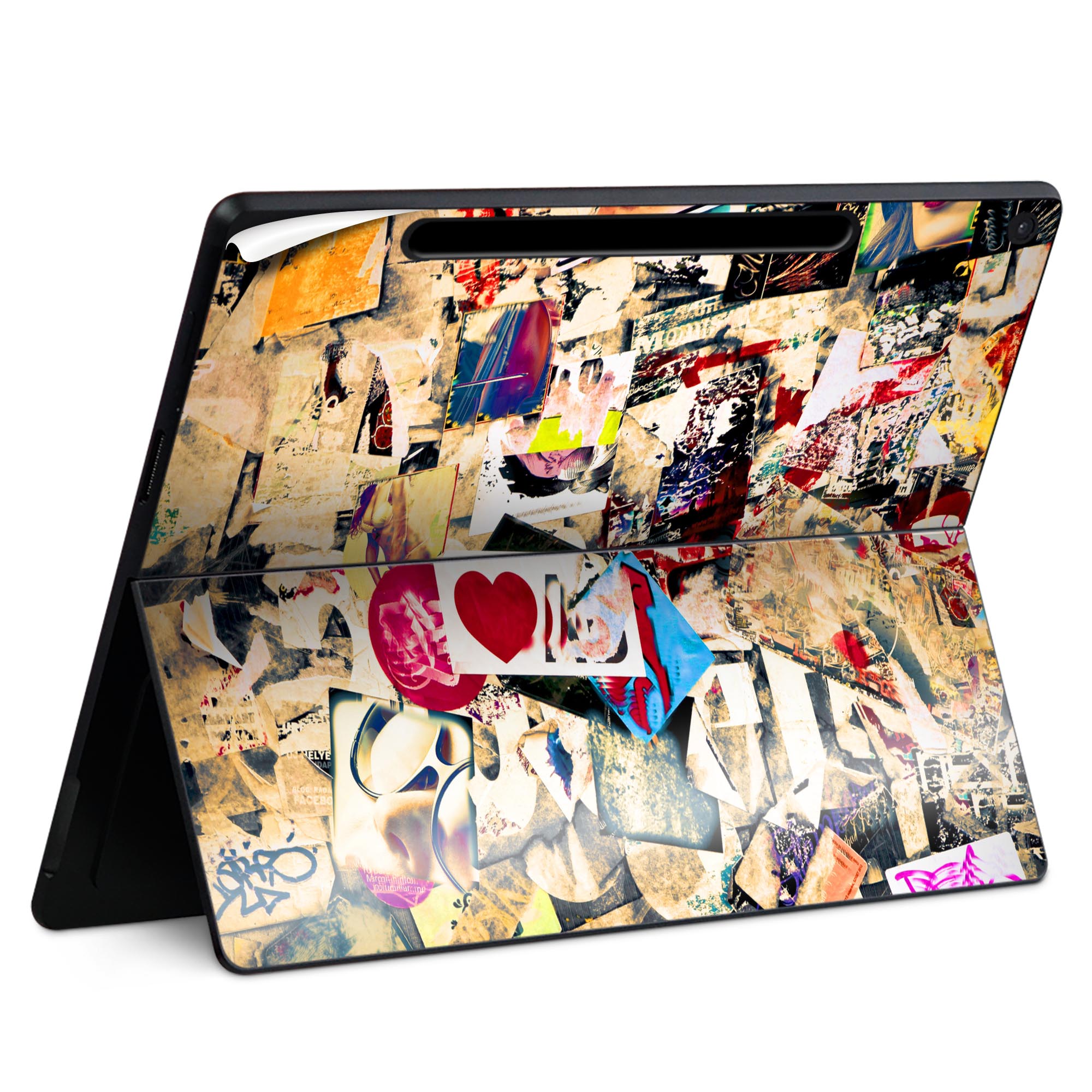 商品特徴・貼るだけでかんたん着せ替え、Surfac Pro 12インチ(2025) 共通対応デザインスキンシール・高精細プリントで写真と遜色のない仕上がり！半光沢シートでしっとりツヤのある表現力・ちょっとしたすり傷からSurface本体を保護・接着部はエアフリー素材で気泡の心配も軽減・再剥離素材なので貼り付け時の調整も安心注意事項画像はサンプルですので、ご覧の環境によっては多少色味に違いを感じる場合がございます。 イメージと違った、モニターと色味が異なるという理由での交換や返金はご対応出来かねます。スキンシールのみの販売で、本体は付属しません。また、シールは背面部用のみとなります。初回貼付時の位置調整や貼り直しは可能ですが、しっかりと押し付けて接着させた後の再剥離、再利用は保証しておりません。また接着部に油分や汚れが付着しますと角の部分は剥がれやすくなりますので、貼付時はあまり触れないようにご注意ください。無地のセミグロスシートにデザインをプリントした商品で、デコなどの加工はございません。 凹凸や光沢があるように見えたり布地や金属を素材にしたように見える商品もありますが、デザインの図版によるものです。印刷時に微妙な画像のズレが生じる場合がございます。ご注文後に1点1点制作する受注生産品の為、不良品以外のご返品や交換は固くお断りします。 発送について完全受注生産のハンドメイド商品となりますので、既製品と比べて発送までお時間を頂いています。 基本的に決済確認後、最大で10営業日での発送となります。繁忙期や休業日明けの場合はさらに時間がかかる場合があります。 その際には別途メールにてご連絡致します。メール便の場合、発送日から到着までに2?4日ほどかかる場合が多く、紛失などの保障もご対応できかねます。あらかじめご了承下さい。