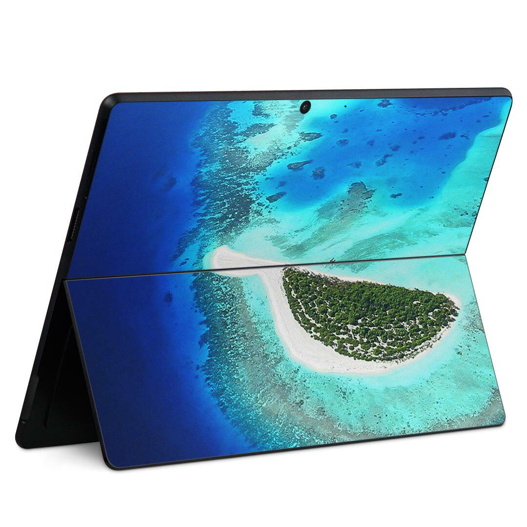 商品特徴・貼るだけでかんたん着せ替え、Surface Pro9 Pro 8 Surface Pro X 共通対応デザインスキンシール・高精細プリントで写真と遜色のない仕上がり！半光沢シートでしっとりツヤのある表現力・ちょっとしたすり傷からSurface本体を保護・接着部はエアフリー素材で気泡の心配も軽減・再剥離素材なので貼り付け時の調整も安心注意事項画像はサンプルですので、ご覧の環境によっては多少色味に違いを感じる場合がございます。 イメージと違った、モニターと色味が異なるという理由での交換や返金はご対応出来かねます。スキンシールのみの販売で、本体は付属しません。また、シールは背面部用のみとなります。初回貼付時の位置調整や貼り直しは可能ですが、しっかりと押し付けて接着させた後の再剥離、再利用は保証しておりません。また接着部に油分や汚れが付着しますと角の部分は剥がれやすくなりますので、貼付時はあまり触れないようにご注意ください。無地のセミグロスシートにデザインをプリントした商品で、デコなどの加工はございません。 凹凸や光沢があるように見えたり布地や金属を素材にしたように見える商品もありますが、デザインの図版によるものです。印刷時に微妙な画像のズレが生じる場合がございます。ご注文後に1点1点制作する受注生産品の為、不良品以外のご返品や交換は固くお断りします。 発送について完全受注生産のハンドメイド商品となりますので、既製品と比べて発送までお時間を頂いています。 基本的に決済確認後、最大で10営業日での発送となります。繁忙期や休業日明けの場合はさらに時間がかかる場合があります。 その際には別途メールにてご連絡致します。メール便の場合、発送日から到着までに2?4日ほどかかる場合が多く、紛失などの保障もご対応できかねます。あらかじめご了承下さい。