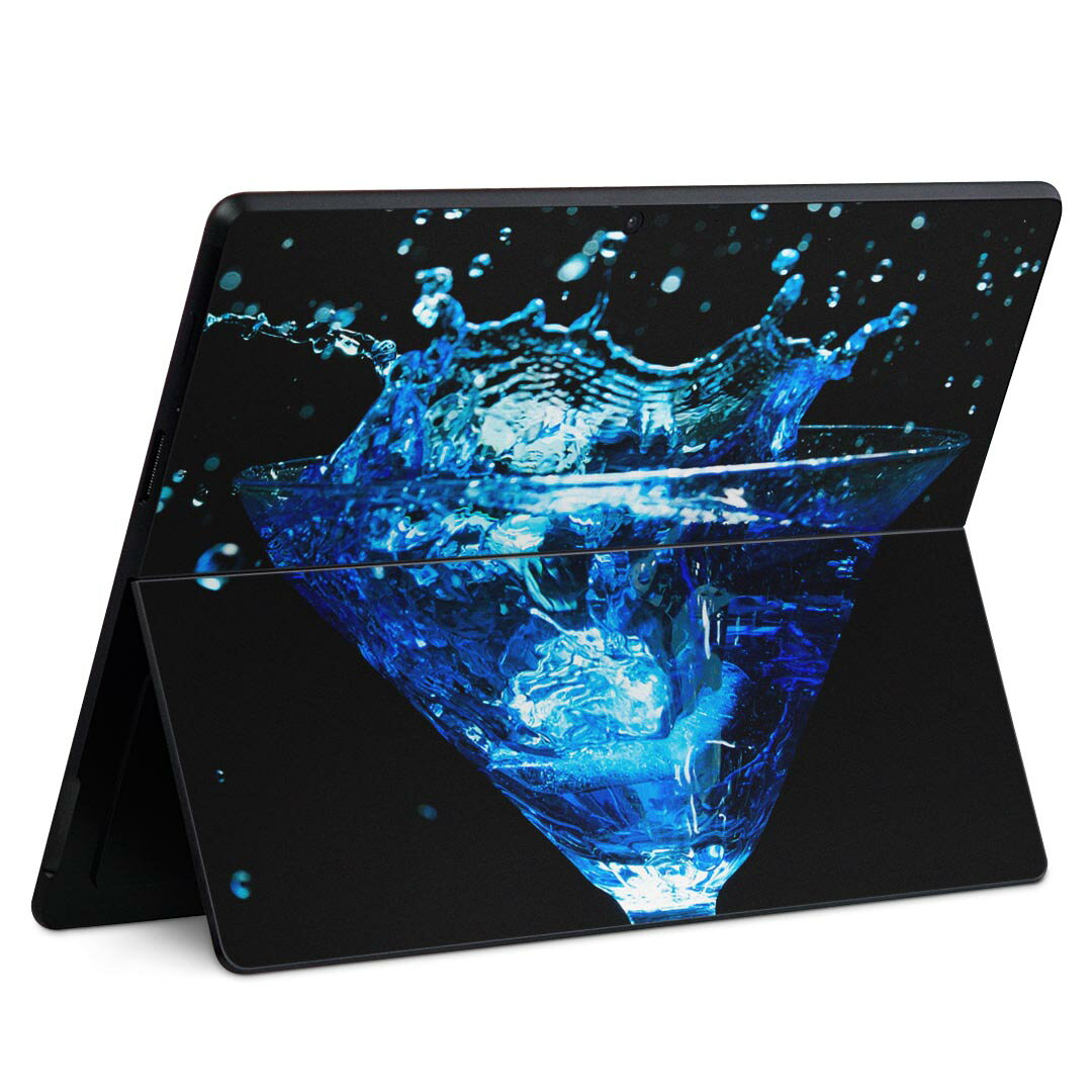 商品特徴・貼るだけでかんたん着せ替え、Surface Pro9 Pro 8 Surface Pro X 共通対応デザインスキンシール・高精細プリントで写真と遜色のない仕上がり！半光沢シートでしっとりツヤのある表現力・ちょっとしたすり傷からSurface本体を保護・接着部はエアフリー素材で気泡の心配も軽減・再剥離素材なので貼り付け時の調整も安心注意事項画像はサンプルですので、ご覧の環境によっては多少色味に違いを感じる場合がございます。 イメージと違った、モニターと色味が異なるという理由での交換や返金はご対応出来かねます。スキンシールのみの販売で、本体は付属しません。また、シールは背面部用のみとなります。初回貼付時の位置調整や貼り直しは可能ですが、しっかりと押し付けて接着させた後の再剥離、再利用は保証しておりません。また接着部に油分や汚れが付着しますと角の部分は剥がれやすくなりますので、貼付時はあまり触れないようにご注意ください。無地のセミグロスシートにデザインをプリントした商品で、デコなどの加工はございません。 凹凸や光沢があるように見えたり布地や金属を素材にしたように見える商品もありますが、デザインの図版によるものです。印刷時に微妙な画像のズレが生じる場合がございます。ご注文後に1点1点制作する受注生産品の為、不良品以外のご返品や交換は固くお断りします。 発送について完全受注生産のハンドメイド商品となりますので、既製品と比べて発送までお時間を頂いています。 基本的に決済確認後、最大で10営業日での発送となります。繁忙期や休業日明けの場合はさらに時間がかかる場合があります。 その際には別途メールにてご連絡致します。メール便の場合、発送日から到着までに2?4日ほどかかる場合が多く、紛失などの保障もご対応できかねます。あらかじめご了承下さい。