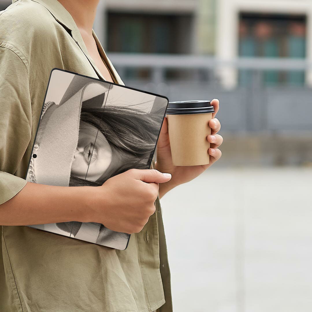 Surface Pro11(2024) / Pro10(for Business) / Pro9(2022) 共通対応 背面 保護 デザイン スキンシール Pro8/ProX 各種対応 025944 女性 ファッション 帽子