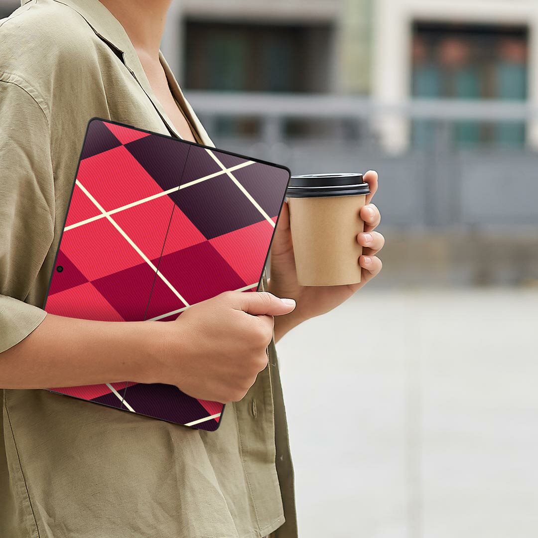 Surface Pro11(2024) / Pro10(for Business) / Pro9(2022) 共通対応 背面 保護 デザイン スキンシール Pro8/ProX 各種対応 004225 チェック ピンク 黒