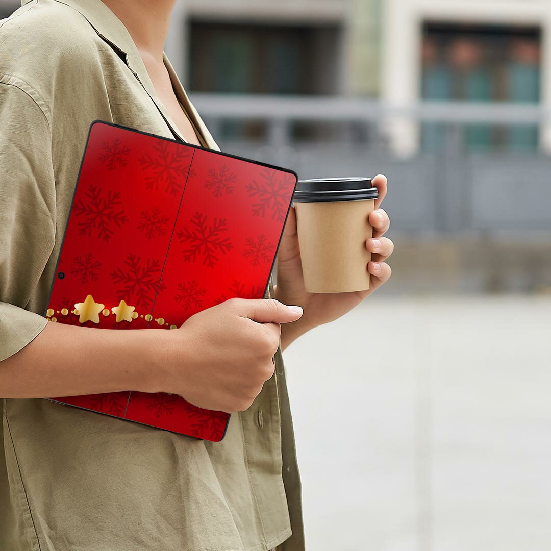 Surface Pro11(2024) / Pro10(for Business) / Pro9(2022) 共通対応 背面 保護 デザイン スキンシール Pro8/ProX 各種対応 005811 星 雪 結晶 赤