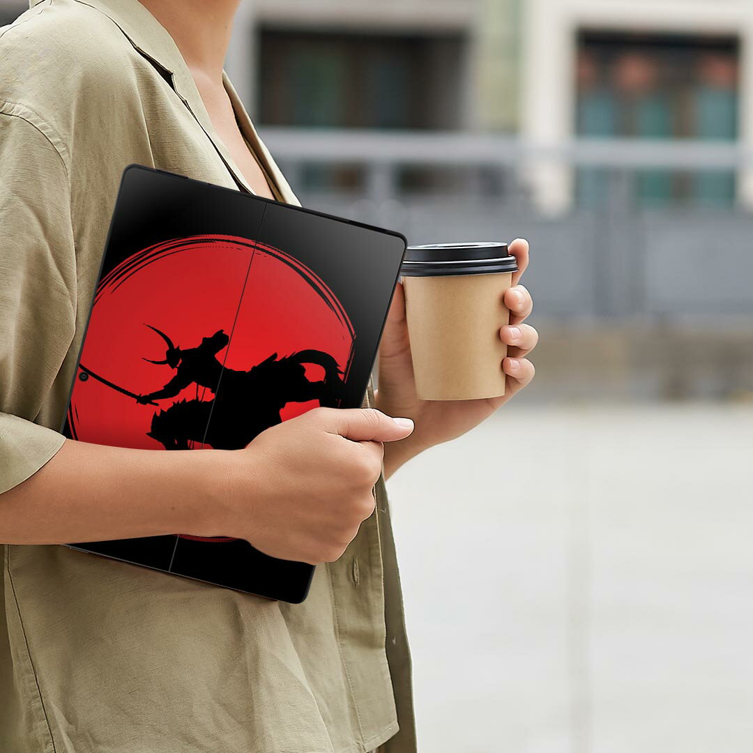 Surface Pro11(2024) / Pro10(for Business) / Pro9(2022) 共通対応 背面 保護 デザイン スキンシール Pro8/ProX 各種対応 011529 侍 武士 刀