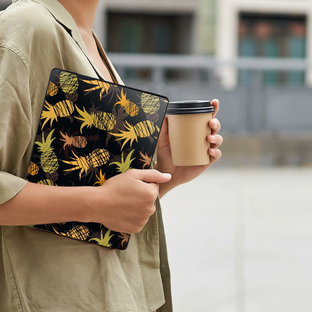 Surface Pro11(2024) / Pro10(for Business) / Pro9(2022) 共通対応 背面 保護 デザイン スキンシール Pro8/ProX 各種対応 012150 パイナップル 黒 夏