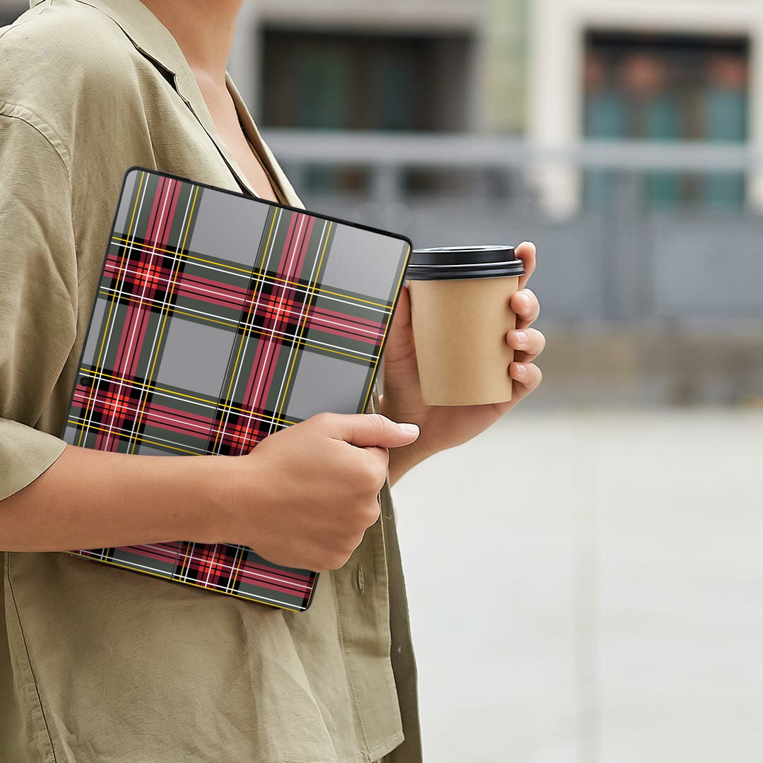 Surface Pro11(2024) / Pro10(for Business) / Pro9(2022) 共通対応 背面 保護 デザイン スキンシール Pro8/ProX 各種対応 012462 赤 グレー チェック