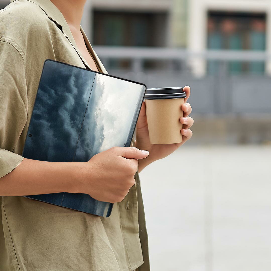 Surface Pro11(2024) / Pro10(for Business) / Pro9(2022) 共通対応 背面 保護 デザイン スキンシール Pro8/ProX 各種対応 018351 海 雲 写真