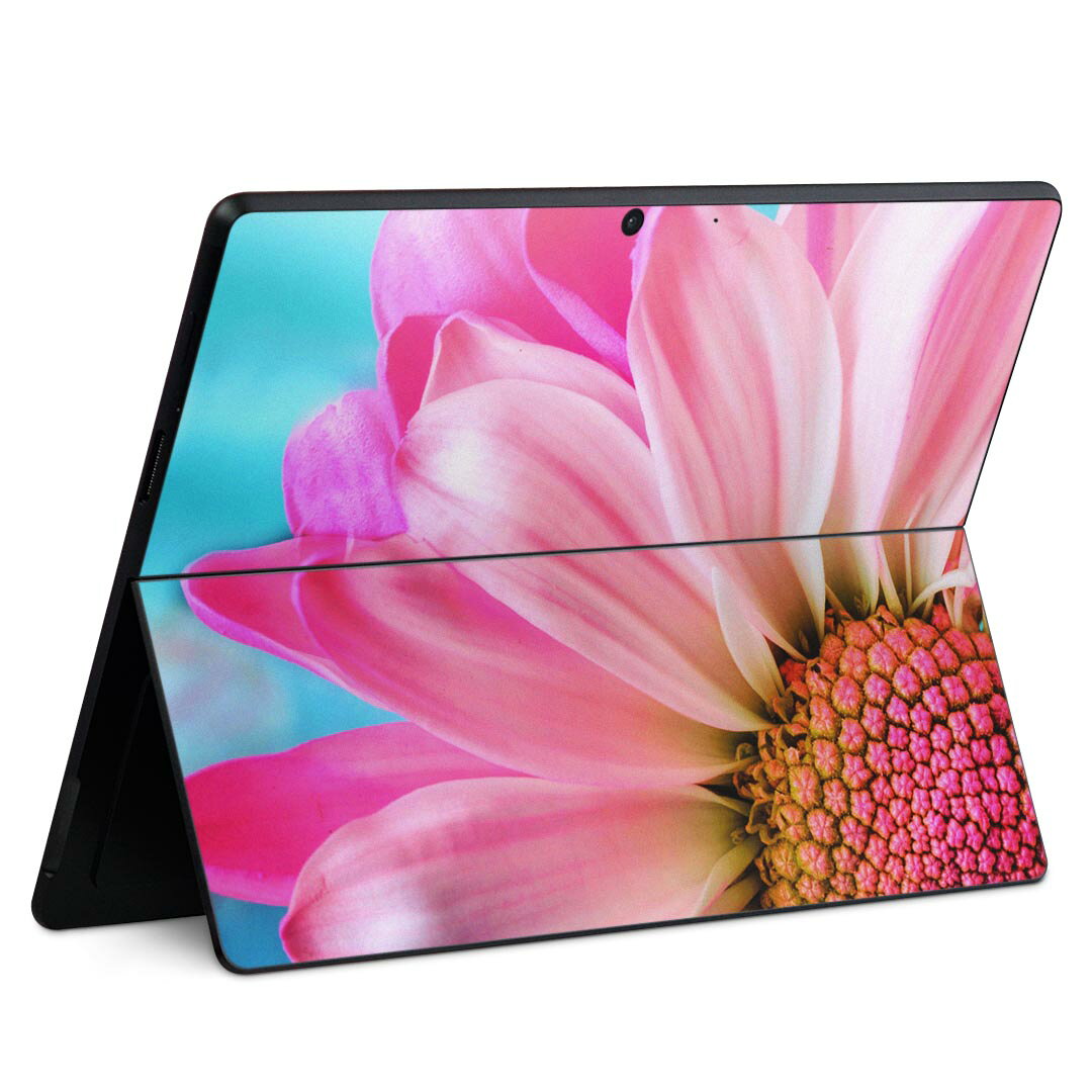商品特徴・貼るだけでかんたん着せ替え、Surface Pro9 Pro 8 Surface Pro X 共通対応デザインスキンシール・高精細プリントで写真と遜色のない仕上がり！半光沢シートでしっとりツヤのある表現力・ちょっとしたすり傷からSurface本体を保護・接着部はエアフリー素材で気泡の心配も軽減・再剥離素材なので貼り付け時の調整も安心注意事項画像はサンプルですので、ご覧の環境によっては多少色味に違いを感じる場合がございます。 イメージと違った、モニターと色味が異なるという理由での交換や返金はご対応出来かねます。スキンシールのみの販売で、本体は付属しません。また、シールは背面部用のみとなります。初回貼付時の位置調整や貼り直しは可能ですが、しっかりと押し付けて接着させた後の再剥離、再利用は保証しておりません。また接着部に油分や汚れが付着しますと角の部分は剥がれやすくなりますので、貼付時はあまり触れないようにご注意ください。無地のセミグロスシートにデザインをプリントした商品で、デコなどの加工はございません。 凹凸や光沢があるように見えたり布地や金属を素材にしたように見える商品もありますが、デザインの図版によるものです。印刷時に微妙な画像のズレが生じる場合がございます。ご注文後に1点1点制作する受注生産品の為、不良品以外のご返品や交換は固くお断りします。 発送について完全受注生産のハンドメイド商品となりますので、既製品と比べて発送までお時間を頂いています。 基本的に決済確認後、最大で10営業日での発送となります。繁忙期や休業日明けの場合はさらに時間がかかる場合があります。 その際には別途メールにてご連絡致します。メール便の場合、発送日から到着までに2?4日ほどかかる場合が多く、紛失などの保障もご対応できかねます。あらかじめご了承下さい。