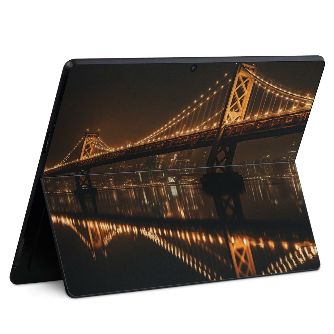 商品特徴・貼るだけでかんたん着せ替え、Surface Pro9 Pro 8 Surface Pro X 共通対応デザインスキンシール・高精細プリントで写真と遜色のない仕上がり！半光沢シートでしっとりツヤのある表現力・ちょっとしたすり傷からSurface本体を保護・接着部はエアフリー素材で気泡の心配も軽減・再剥離素材なので貼り付け時の調整も安心注意事項画像はサンプルですので、ご覧の環境によっては多少色味に違いを感じる場合がございます。 イメージと違った、モニターと色味が異なるという理由での交換や返金はご対応出来かねます。スキンシールのみの販売で、本体は付属しません。また、シールは背面部用のみとなります。初回貼付時の位置調整や貼り直しは可能ですが、しっかりと押し付けて接着させた後の再剥離、再利用は保証しておりません。また接着部に油分や汚れが付着しますと角の部分は剥がれやすくなりますので、貼付時はあまり触れないようにご注意ください。無地のセミグロスシートにデザインをプリントした商品で、デコなどの加工はございません。 凹凸や光沢があるように見えたり布地や金属を素材にしたように見える商品もありますが、デザインの図版によるものです。印刷時に微妙な画像のズレが生じる場合がございます。ご注文後に1点1点制作する受注生産品の為、不良品以外のご返品や交換は固くお断りします。 発送について完全受注生産のハンドメイド商品となりますので、既製品と比べて発送までお時間を頂いています。 基本的に決済確認後、最大で10営業日での発送となります。繁忙期や休業日明けの場合はさらに時間がかかる場合があります。 その際には別途メールにてご連絡致します。メール便の場合、発送日から到着までに2?4日ほどかかる場合が多く、紛失などの保障もご対応できかねます。あらかじめご了承下さい。