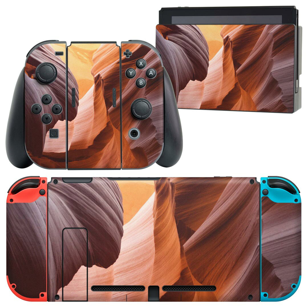 製品名 Nintendo Switch 本体裏面＆ドック正面＆ジョイコン専用 デザインスキンシール セット内容 Nintendo Switch 本体＆ドック＆ジョイコン用スキンシール（各1枚） ニンテンドースイッチ専用です。携帯機のSwitch LiteやProコンには対応していません。 商品特徴 再剥離性シートを素材に採用し、細かな位置調整がしやすく貼り直しが容易です。専用の業務プリンターを使い、商品画像と遜色のない美しい印刷仕上がり。 注意事項 画像はサンプルですので、ご覧の環境によっては多少色味に違いを感じる場合がございます。 イメージと違った、モニターと色味が異なるという理由での交換や返金はご対応出来かねます。スキンシールのみの販売で、ニンテンドースイッチ本体などは付属しません。シワができた場合、ドライヤーなどで軽く温め、外側に向けてシワを伸ばすように貼ってください。初回貼付時の位置調整や貼り直しは可能ですが、しっかりと押し付けて接着させた後の再剥離、再利用は保証しておりません。また接着部に油分や汚れが付着しますと角の部分は剥がれやすくなりますので、貼付時はあまり触れないようにご注意ください。無地のセミグロスシートにデザインをプリントした商品で、デコなどの加工はございません。 凹凸や光沢があるように見えたり布地や金属を素材にしたように見える商品もありますが、デザインの図版によるものです。印刷時に微妙な画像のズレが生じる場合がございます。ご注文後に1点1点制作する受注生産品の為、不良品以外のご返品や交換は固くお断りします。当店における繰り返しの実機テストでは問題ありませんでしたが、経過年数や使用環境により、シールを剥がす際に本体の塗装が一部剥がれる可能性があります。恐れ入りますが、万が一そのような状況になった場合でも当店ではゲーム機本体の保証は出来かねますので、予めご理解の上お求めください。 商品発送 完全受注生産のハンドメイド商品となりますので、既製品と比べて発送までお時間を頂いています。 基本的に決済確認後2?3営業日、最大で10営業日での発送となります。繁忙期や休業日明けの場合はさらに時間がかかる場合があります。 その際には別途メールにてご連絡致します。メール便の場合、発送日から到着までに2?4日ほどかかる場合が多く、紛失などの保障もご対応できかねます。あらかじめご了承下さい。