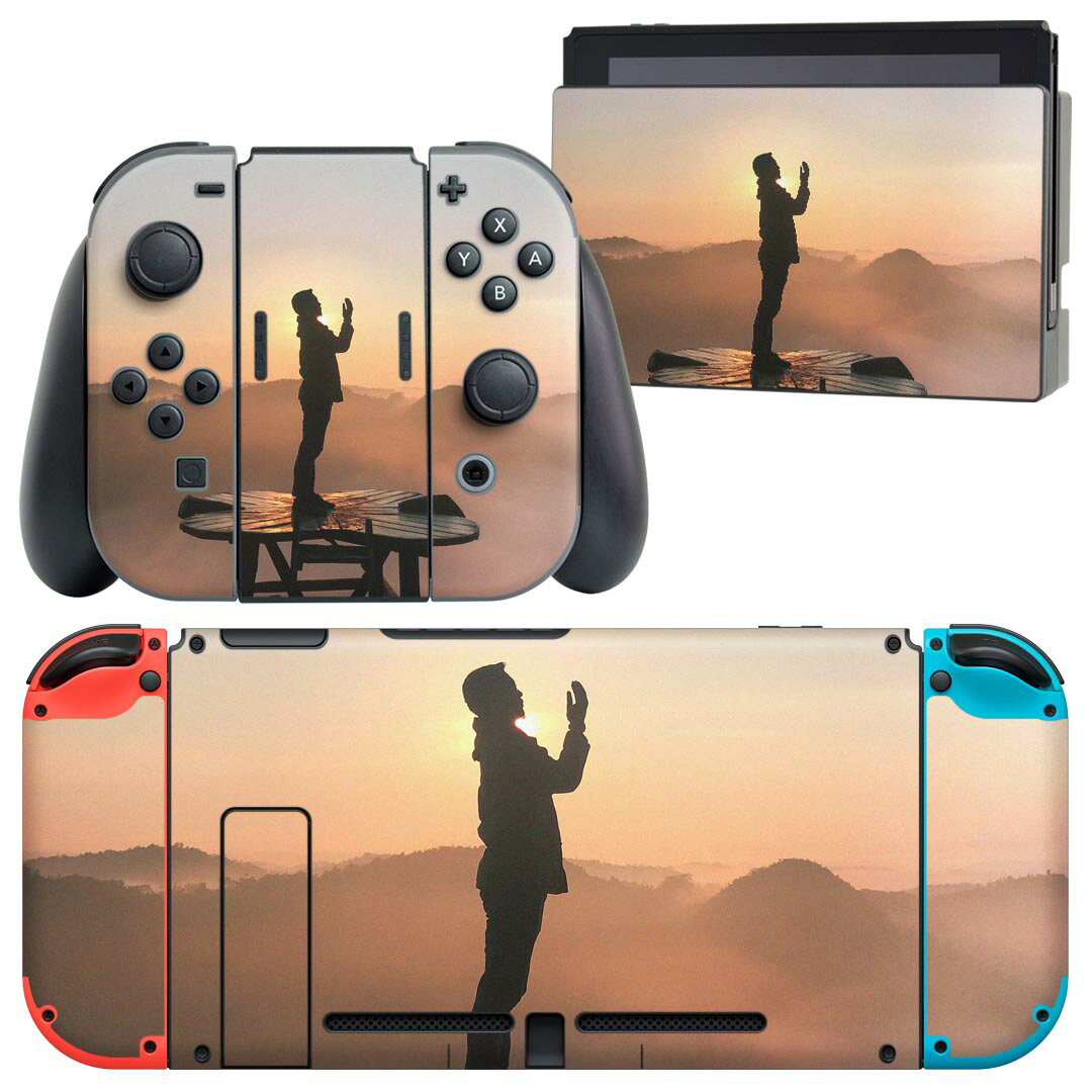 製品名 Nintendo Switch 本体裏面＆ドック正面＆ジョイコン専用 デザインスキンシール セット内容 Nintendo Switch 本体＆ドック＆ジョイコン用スキンシール（各1枚） ニンテンドースイッチ専用です。携帯機のSwitch LiteやProコンには対応していません。 商品特徴 再剥離性シートを素材に採用し、細かな位置調整がしやすく貼り直しが容易です。専用の業務プリンターを使い、商品画像と遜色のない美しい印刷仕上がり。 注意事項 画像はサンプルですので、ご覧の環境によっては多少色味に違いを感じる場合がございます。 イメージと違った、モニターと色味が異なるという理由での交換や返金はご対応出来かねます。スキンシールのみの販売で、ニンテンドースイッチ本体などは付属しません。シワができた場合、ドライヤーなどで軽く温め、外側に向けてシワを伸ばすように貼ってください。初回貼付時の位置調整や貼り直しは可能ですが、しっかりと押し付けて接着させた後の再剥離、再利用は保証しておりません。また接着部に油分や汚れが付着しますと角の部分は剥がれやすくなりますので、貼付時はあまり触れないようにご注意ください。無地のセミグロスシートにデザインをプリントした商品で、デコなどの加工はございません。 凹凸や光沢があるように見えたり布地や金属を素材にしたように見える商品もありますが、デザインの図版によるものです。印刷時に微妙な画像のズレが生じる場合がございます。ご注文後に1点1点制作する受注生産品の為、不良品以外のご返品や交換は固くお断りします。当店における繰り返しの実機テストでは問題ありませんでしたが、経過年数や使用環境により、シールを剥がす際に本体の塗装が一部剥がれる可能性があります。恐れ入りますが、万が一そのような状況になった場合でも当店ではゲーム機本体の保証は出来かねますので、予めご理解の上お求めください。 商品発送 完全受注生産のハンドメイド商品となりますので、既製品と比べて発送までお時間を頂いています。 基本的に決済確認後2?3営業日、最大で10営業日での発送となります。繁忙期や休業日明けの場合はさらに時間がかかる場合があります。 その際には別途メールにてご連絡致します。メール便の場合、発送日から到着までに2?4日ほどかかる場合が多く、紛失などの保障もご対応できかねます。あらかじめご了承下さい。