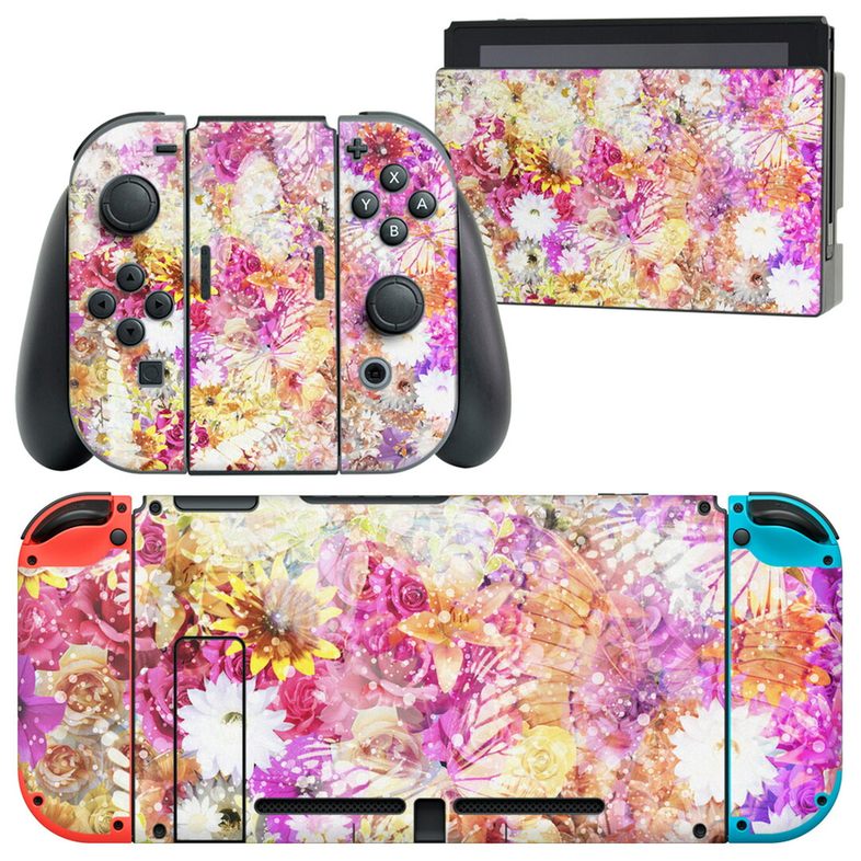 製品名 Nintendo Switch 本体裏面＆ドック正面＆ジョイコン専用 デザインスキンシール セット内容 Nintendo Switch 本体＆ドック＆ジョイコン用スキンシール（各1枚） ニンテンドースイッチ専用です。携帯機のSwitch LiteやProコンには対応していません。 商品特徴 再剥離性シートを素材に採用し、細かな位置調整がしやすく貼り直しが容易です。専用の業務プリンターを使い、商品画像と遜色のない美しい印刷仕上がり。 注意事項 画像はサンプルですので、ご覧の環境によっては多少色味に違いを感じる場合がございます。 イメージと違った、モニターと色味が異なるという理由での交換や返金はご対応出来かねます。スキンシールのみの販売で、ニンテンドースイッチ本体などは付属しません。シワができた場合、ドライヤーなどで軽く温め、外側に向けてシワを伸ばすように貼ってください。初回貼付時の位置調整や貼り直しは可能ですが、しっかりと押し付けて接着させた後の再剥離、再利用は保証しておりません。また接着部に油分や汚れが付着しますと角の部分は剥がれやすくなりますので、貼付時はあまり触れないようにご注意ください。無地のセミグロスシートにデザインをプリントした商品で、デコなどの加工はございません。 凹凸や光沢があるように見えたり布地や金属を素材にしたように見える商品もありますが、デザインの図版によるものです。印刷時に微妙な画像のズレが生じる場合がございます。ご注文後に1点1点制作する受注生産品の為、不良品以外のご返品や交換は固くお断りします。当店における繰り返しの実機テストでは問題ありませんでしたが、経過年数や使用環境により、シールを剥がす際に本体の塗装が一部剥がれる可能性があります。恐れ入りますが、万が一そのような状況になった場合でも当店ではゲーム機本体の保証は出来かねますので、予めご理解の上お求めください。 商品発送 完全受注生産のハンドメイド商品となりますので、既製品と比べて発送までお時間を頂いています。 基本的に決済確認後2?3営業日、最大で10営業日での発送となります。繁忙期や休業日明けの場合はさらに時間がかかる場合があります。 その際には別途メールにてご連絡致します。メール便の場合、発送日から到着までに2?4日ほどかかる場合が多く、紛失などの保障もご対応できかねます。あらかじめご了承下さい。