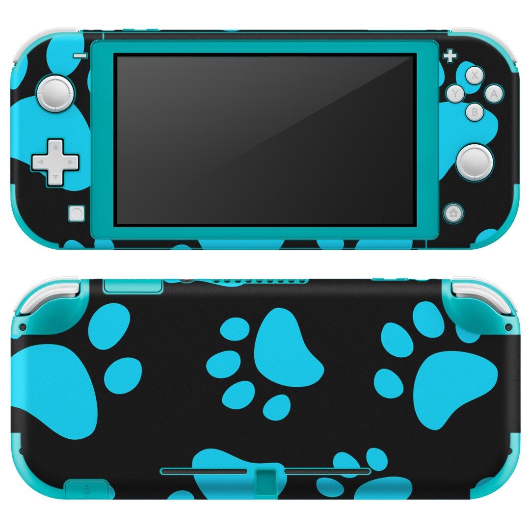 製品名 Nintendo Switch Lite専用 デザインスキンシール セット内容 Nintendo Switch Lite本体用スキンシール（裏表）各1枚 ※液晶側シールは2パーツに分かれていますニンテンドースイッチライト専用です。据え置き機のSwitch本体やJoyコンには対応していません。 商品特徴 3M社製の再剥離性シートを素材に採用し、細かな位置調整がしやすく貼り直しが容易です。また、エアフリーでもありますので気泡が簡単に逃げるので、キレイに貼ることができます。専用の業務プリンターを使い、商品画像と遜色のない美しい印刷仕上がり。 注意事項 画像はサンプルですので、ご覧の環境によっては多少色味に違いを感じる場合がございます。 イメージと違った、モニターと色味が異なるという理由での交換や返金はご対応出来かねます。スキンシールのみの販売で、ニンテンドースイッチ本体などは付属しません。シワができた場合、ドライヤーなどで軽く温め、外側に向けてシワを伸ばすように貼ってください。初回貼付時の位置調整や貼り直しは可能ですが、しっかりと押し付けて接着させた後の再剥離、再利用は保証しておりません。また接着部に油分や汚れが付着しますと角の部分は剥がれやすくなりますので、貼付時はあまり触れないようにご注意ください。無地のセミグロスシートにデザインをプリントした商品で、デコなどの加工はございません。 凹凸や光沢があるように見えたり布地や金属を素材にしたように見える商品もありますが、デザインの図版によるものです。印刷時に微妙な画像のズレが生じる場合がございます。ご注文後に1点1点制作する受注生産品の為、不良品以外のご返品や交換は固くお断りします。 商品発送 完全受注生産のハンドメイド商品となりますので、既製品と比べて発送までお時間を頂いています。 基本的に決済確認後2?3営業日、最大で10営業日での発送となります。繁忙期や休業日明けの場合はさらに時間がかかる場合があります。 その際には別途メールにてご連絡致します。メール便の場合、発送日から到着までに2?4日ほどかかる場合が多く、紛失などの保障もご対応できかねます。あらかじめご了承下さい。